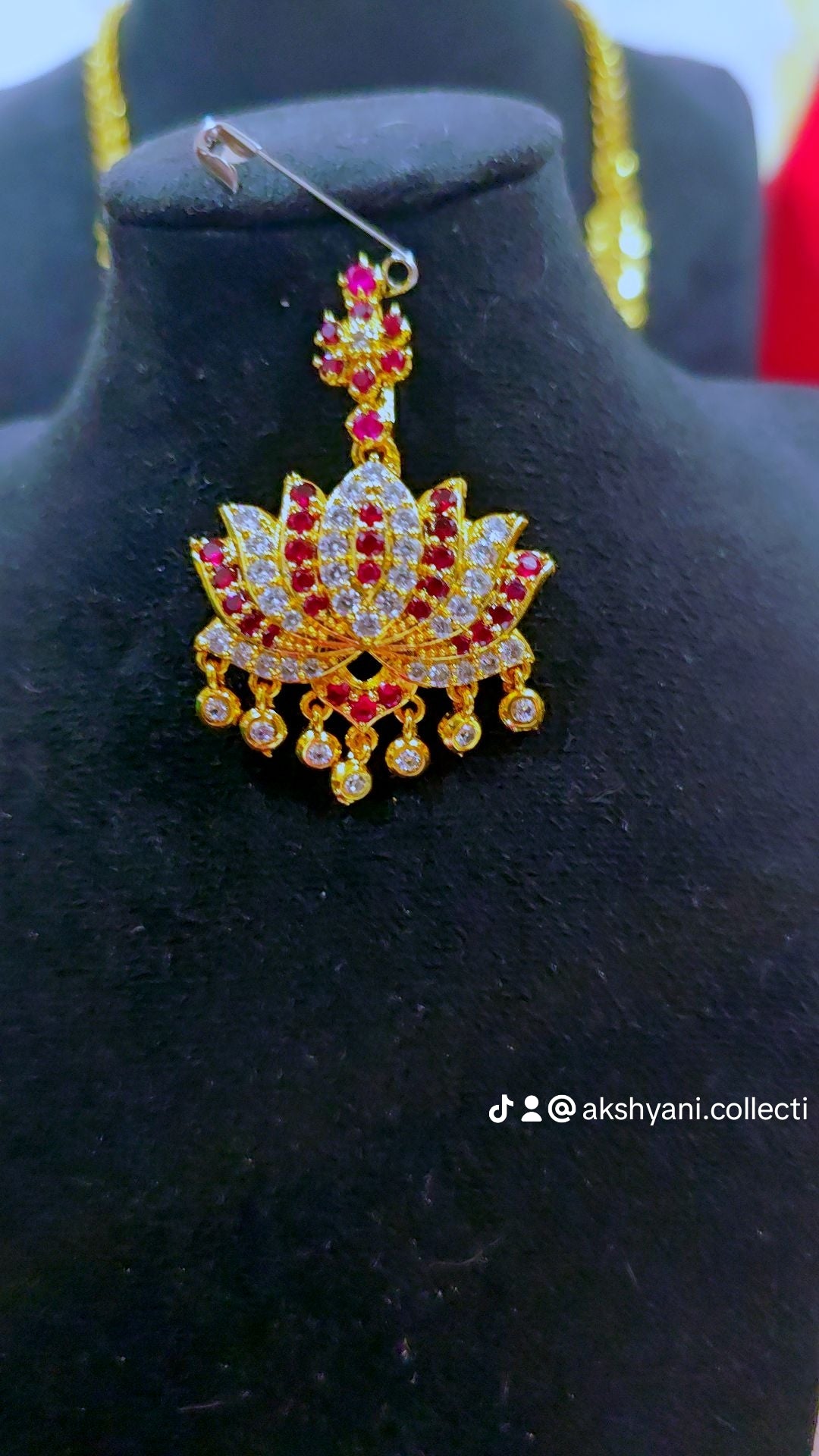 Red and white Lotus aatil. 1.3 inch.Not 916 gold.Code 732