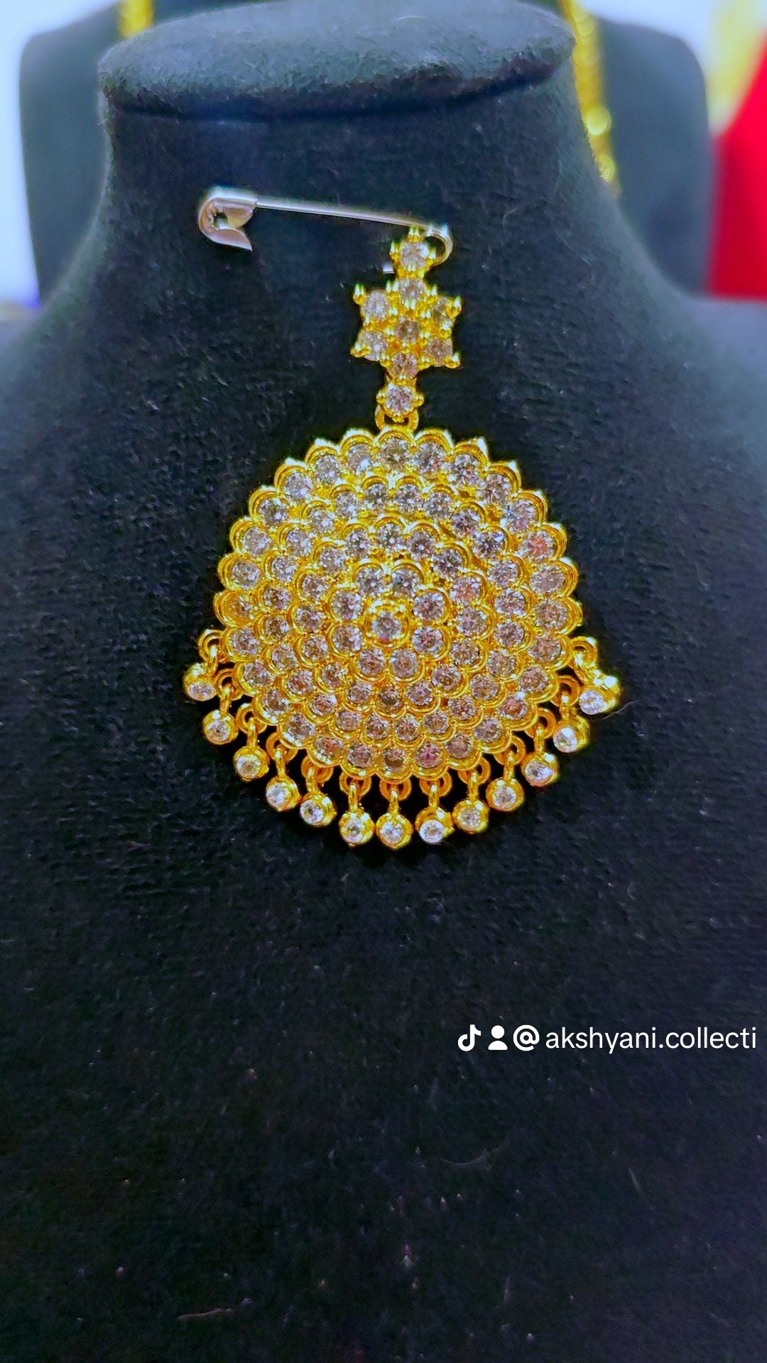 White mossanite stones aatil.Not 916 gold.Code 842