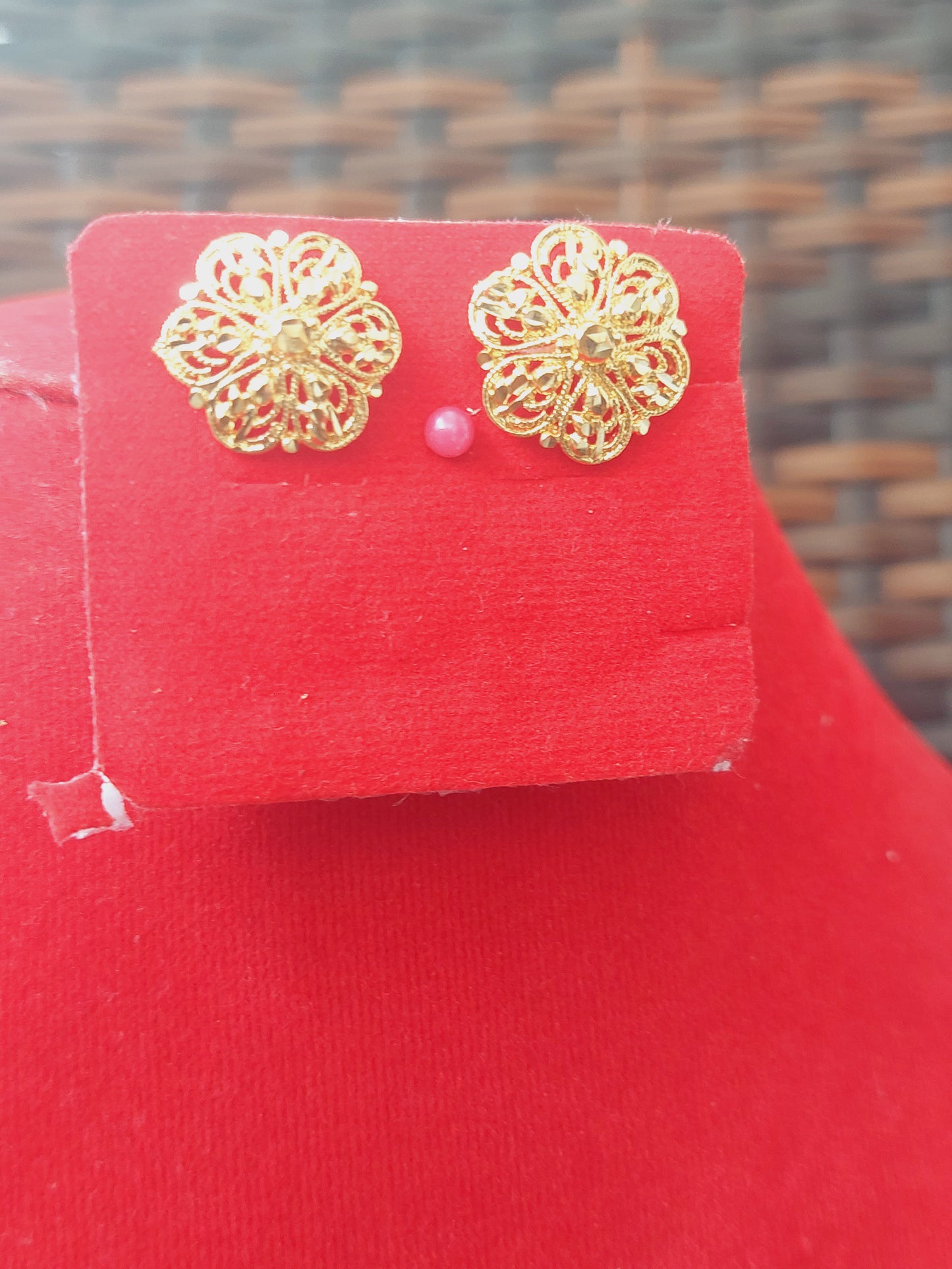 Code 812c 10 cents Singapore coin size circumference. Earrings ( Indian thiruvani) not 916 gold