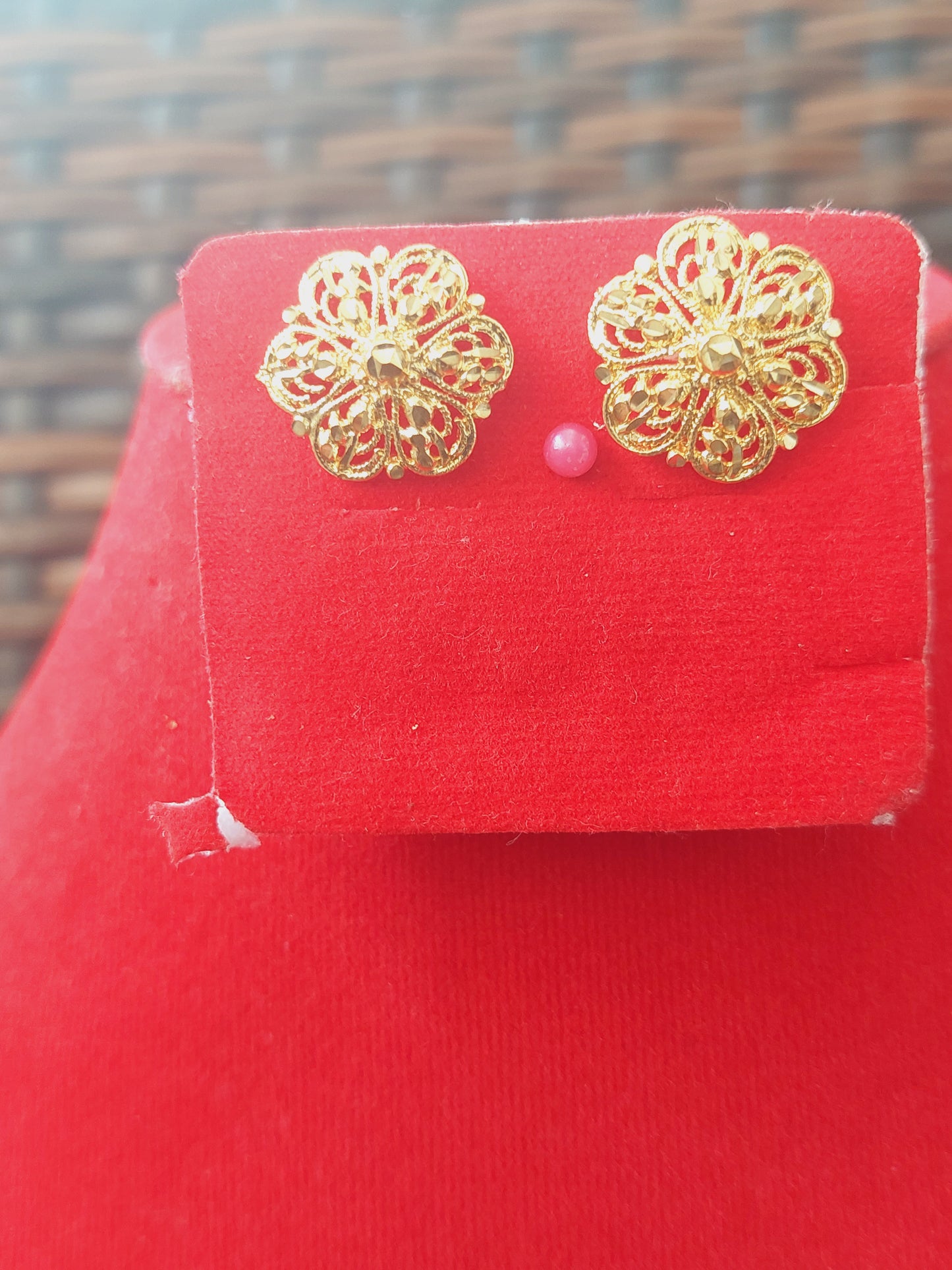 Code 812c 10 cents Singapore coin size circumference. Earrings ( Indian thiruvani) not 916 gold