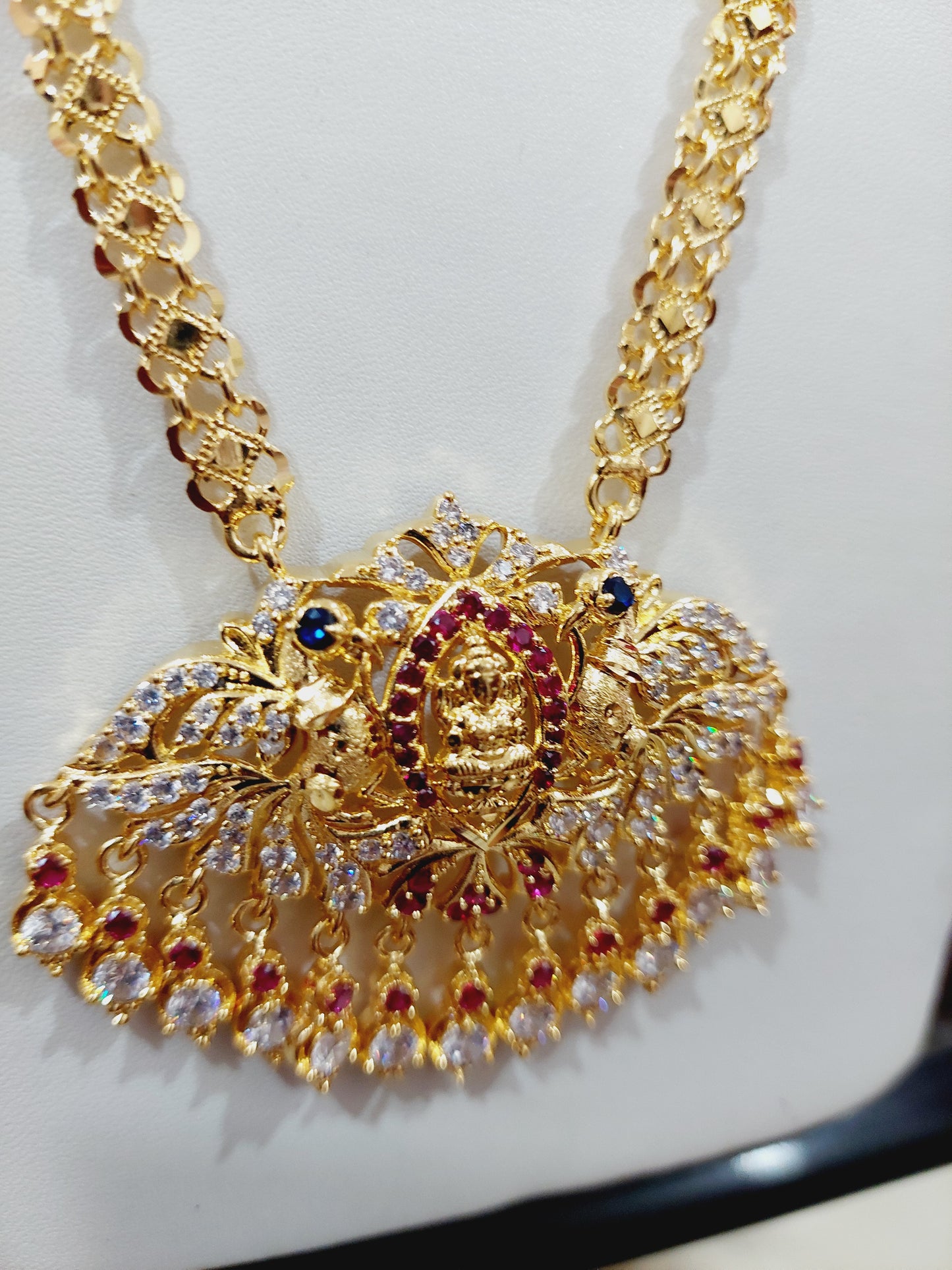 Mahalakshimi code 888E. Not 916 gold. 28 inches in length. No soap no perfume no chemical to be in contact with chain. Function wear