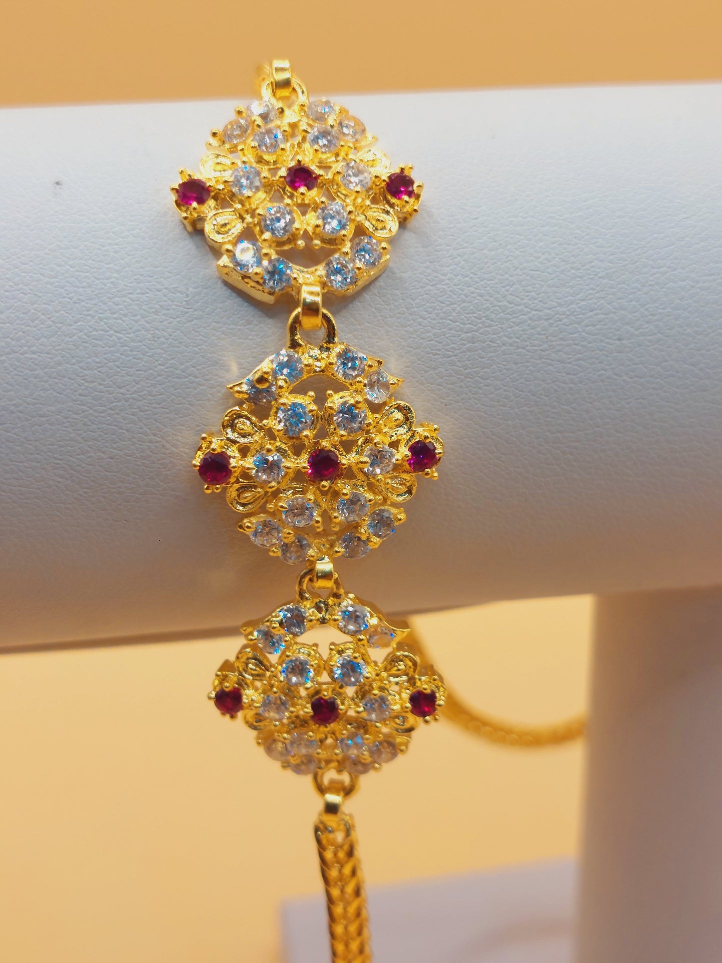5 pawn thickness box cutting. Function wear type of jewellery. Not suitable for daily wear usage. Code 32