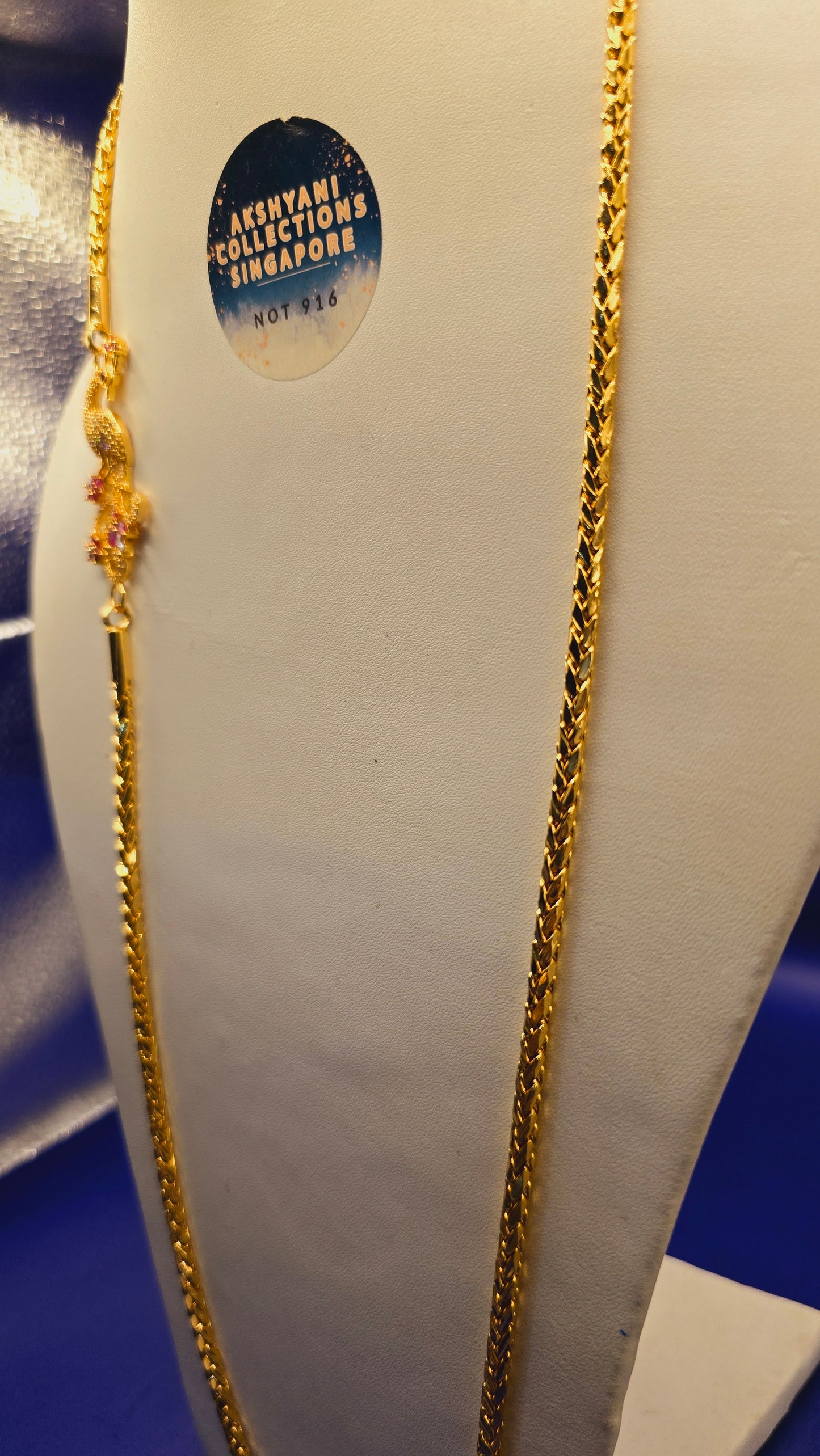 1 layer mugappu chain. 30 inches .6 pawn thickness. Function wear. Code 9865
