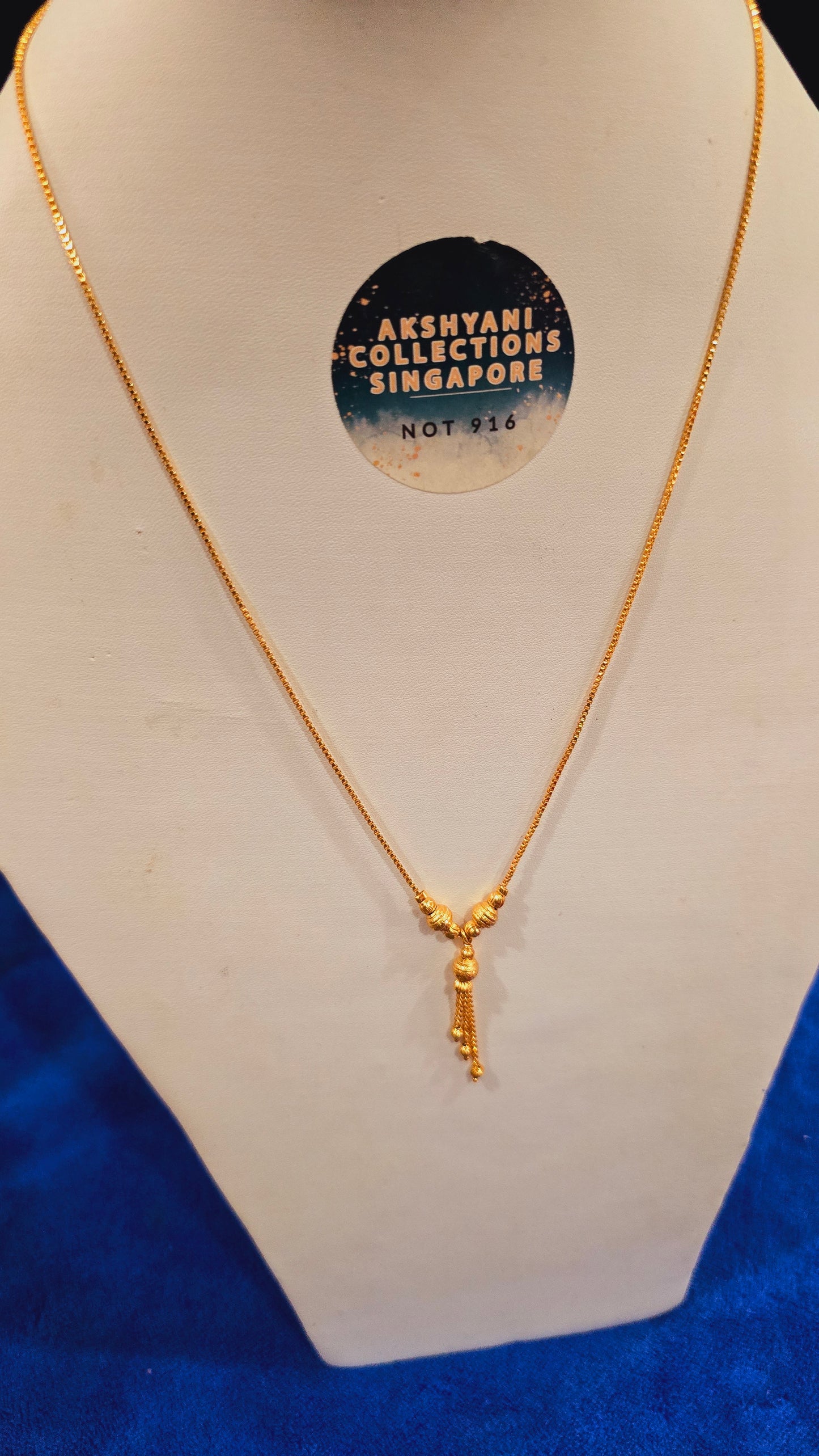 Exclusive beads. Code 987. Length 21 inches. Wear and tear. Soft type chain