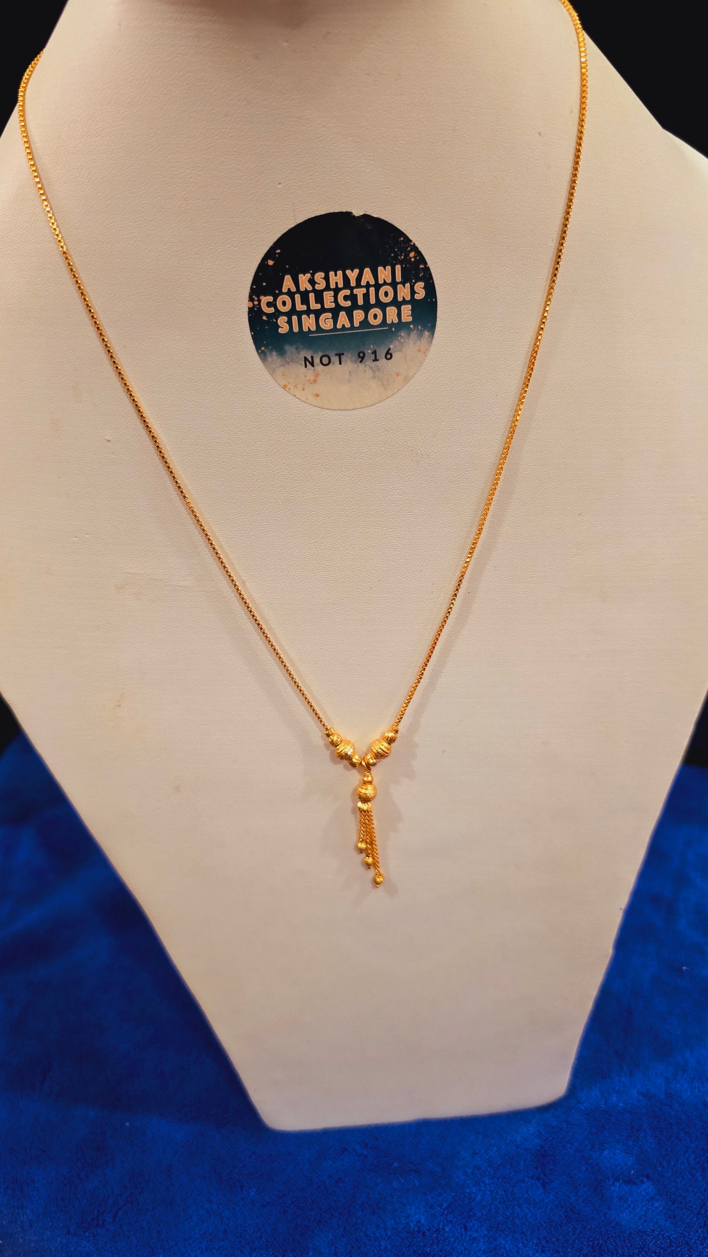 Exclusive beads. Code 987. Length 21 inches. Wear and tear. Soft type chain