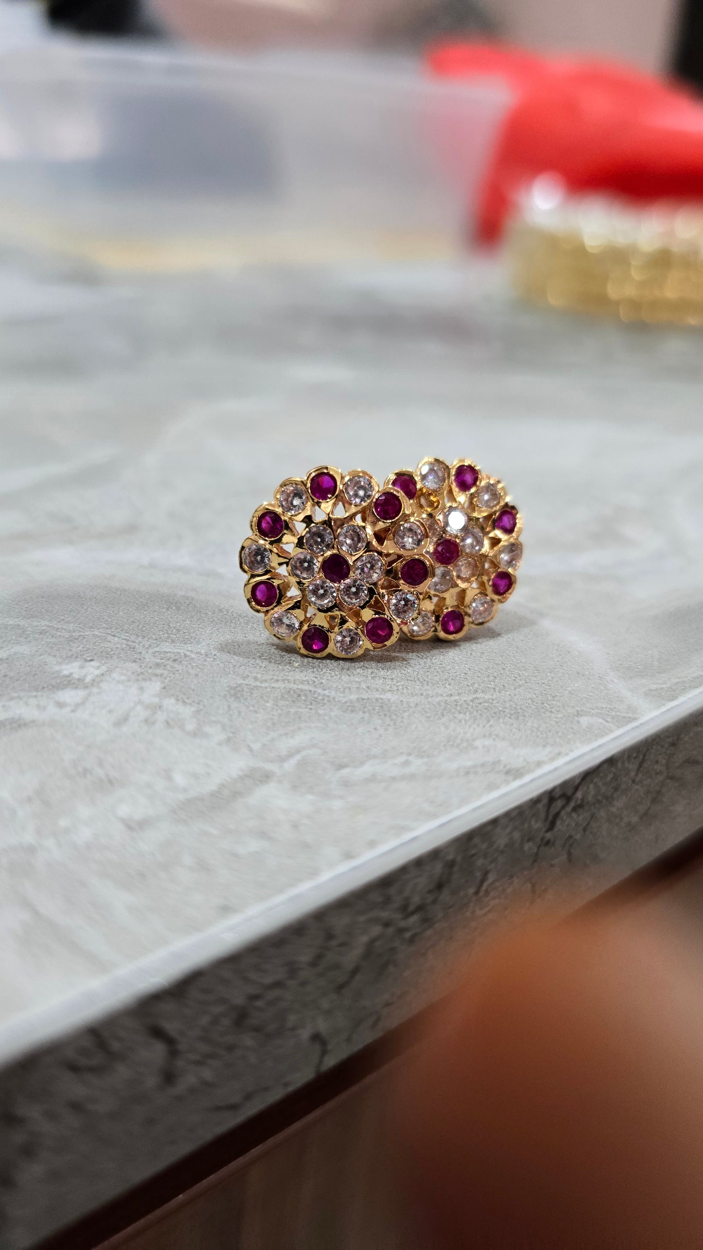 Code 88U. Not 916 gold. Round earrings . Indian screw