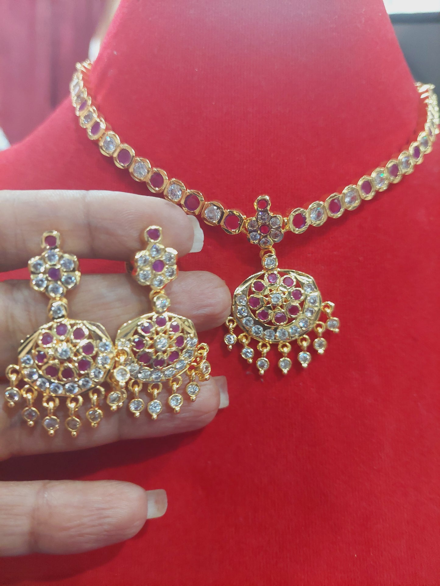 Star cut traditional necklace set with earrings. Not 916 gold. Indian screw. Behind chain