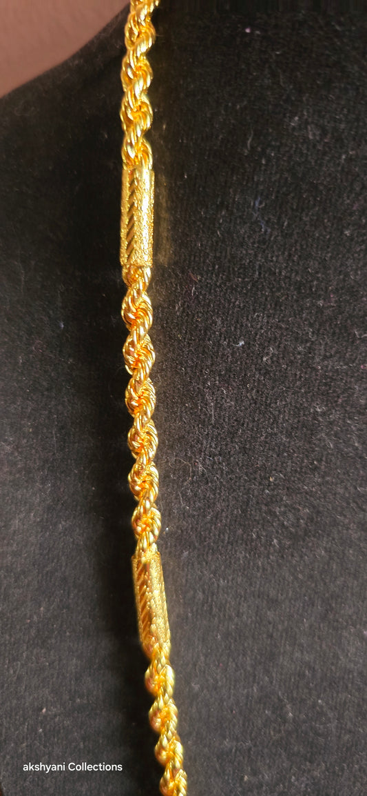 Daily wear chain.  Not 916 gold . 24k electroplating items plated in Singapore. Code 6607