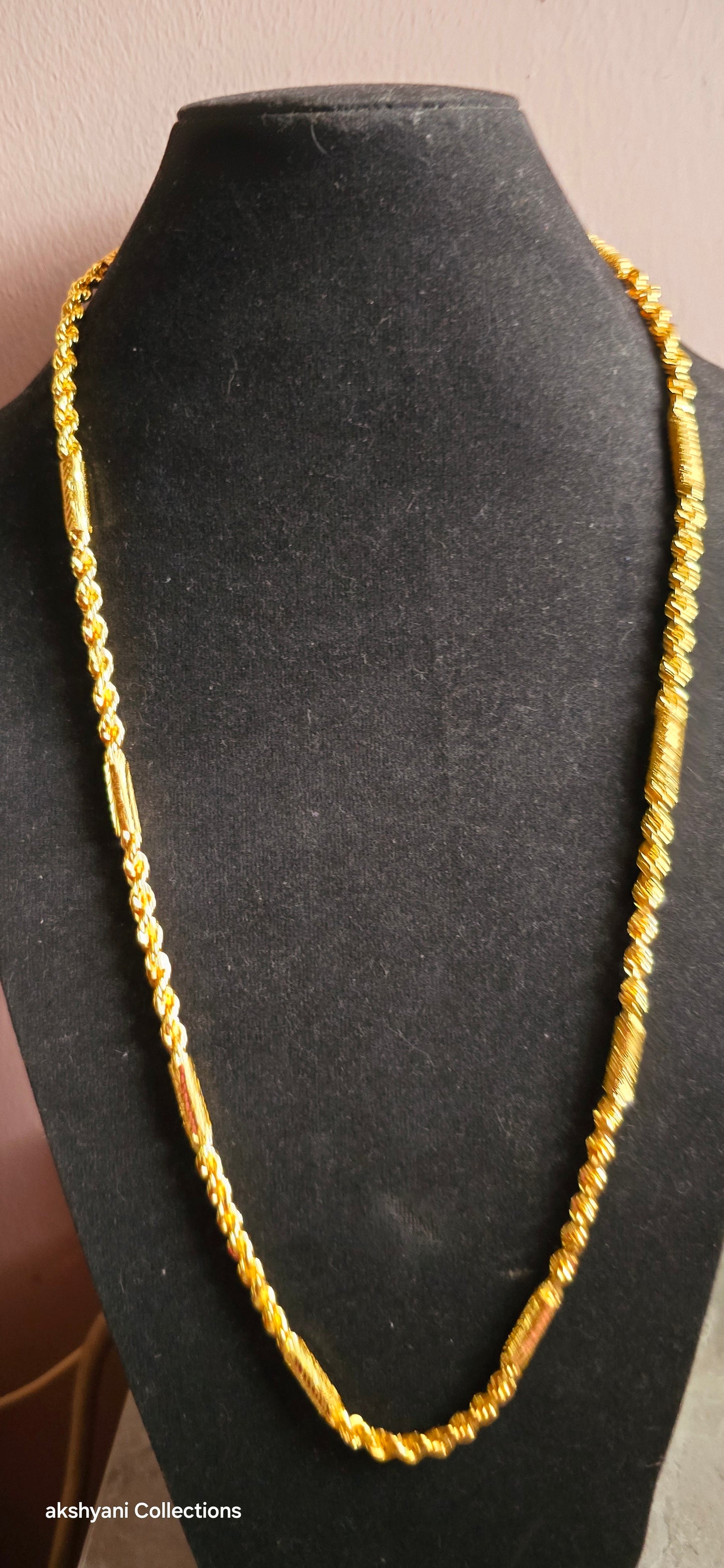 Daily wear chain. Not 916 gold . 24k electroplating items plated in Singapore. Code 6607
