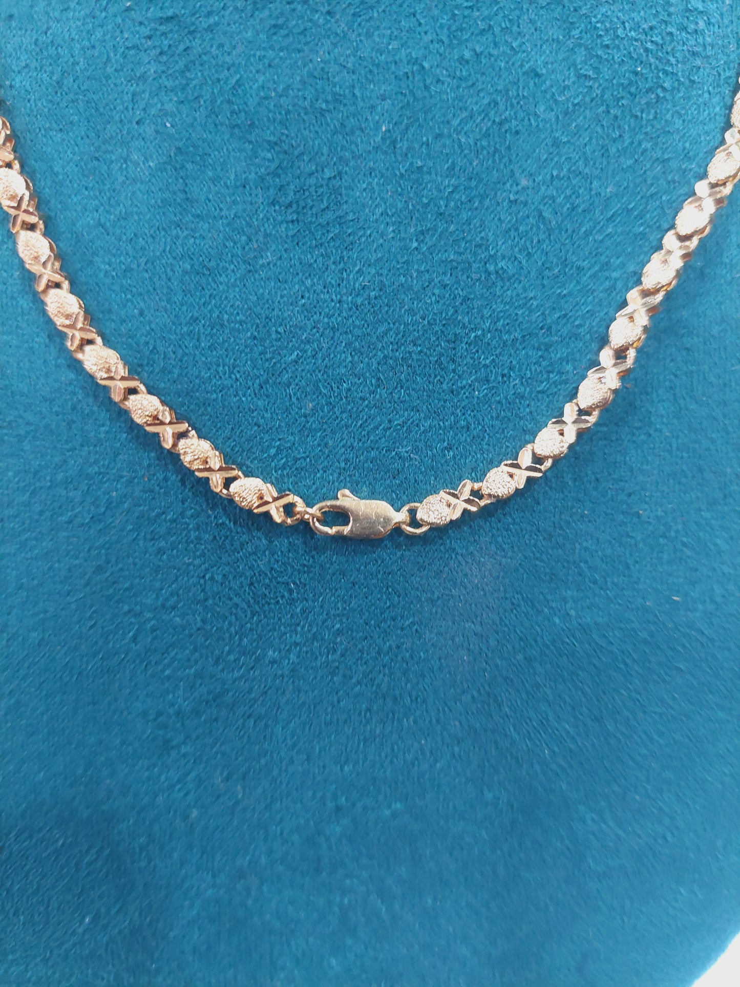 Code 662A . 18 inches simple daily wear type of chain. ( cannot shower with soap)