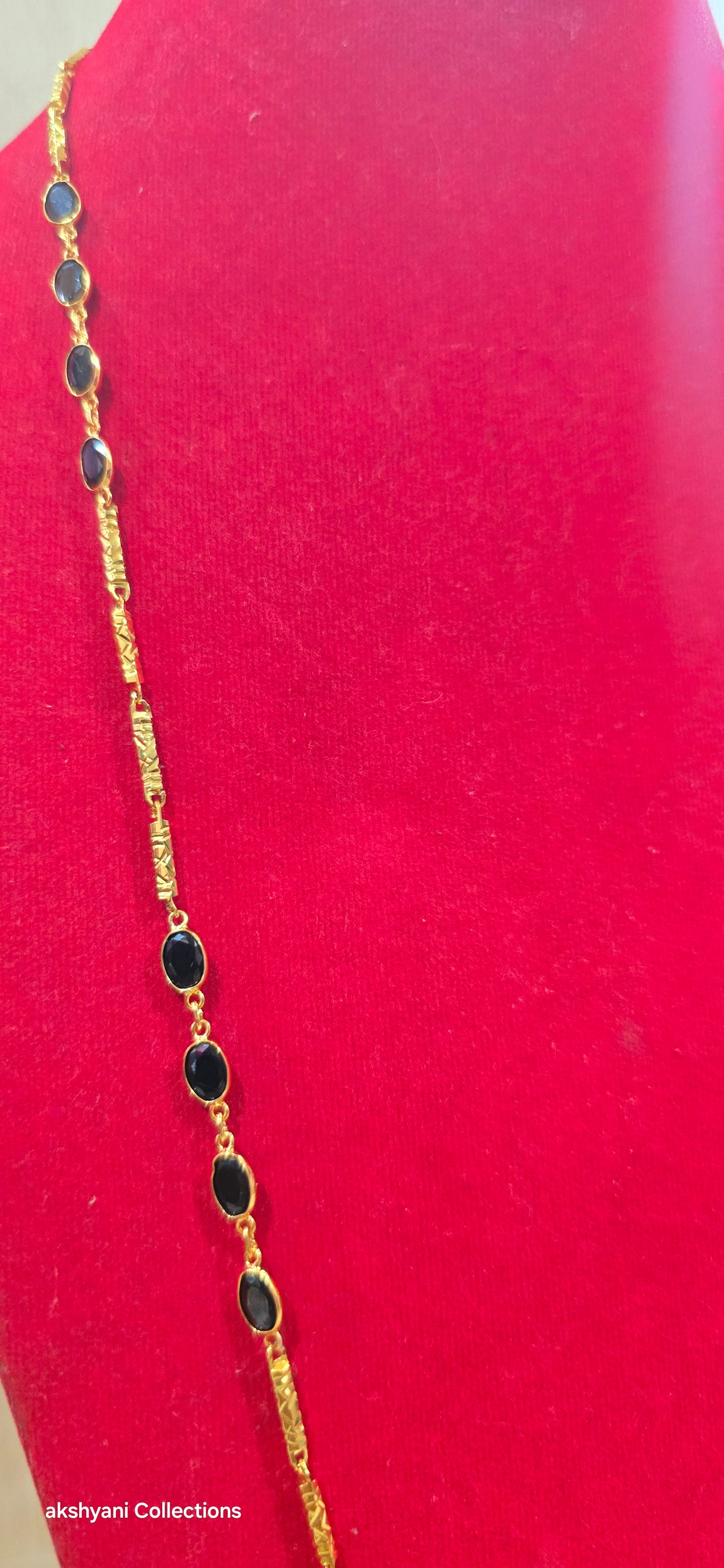 Not 916. Functionwear only. 28 inches black faucet beads . Code 713
