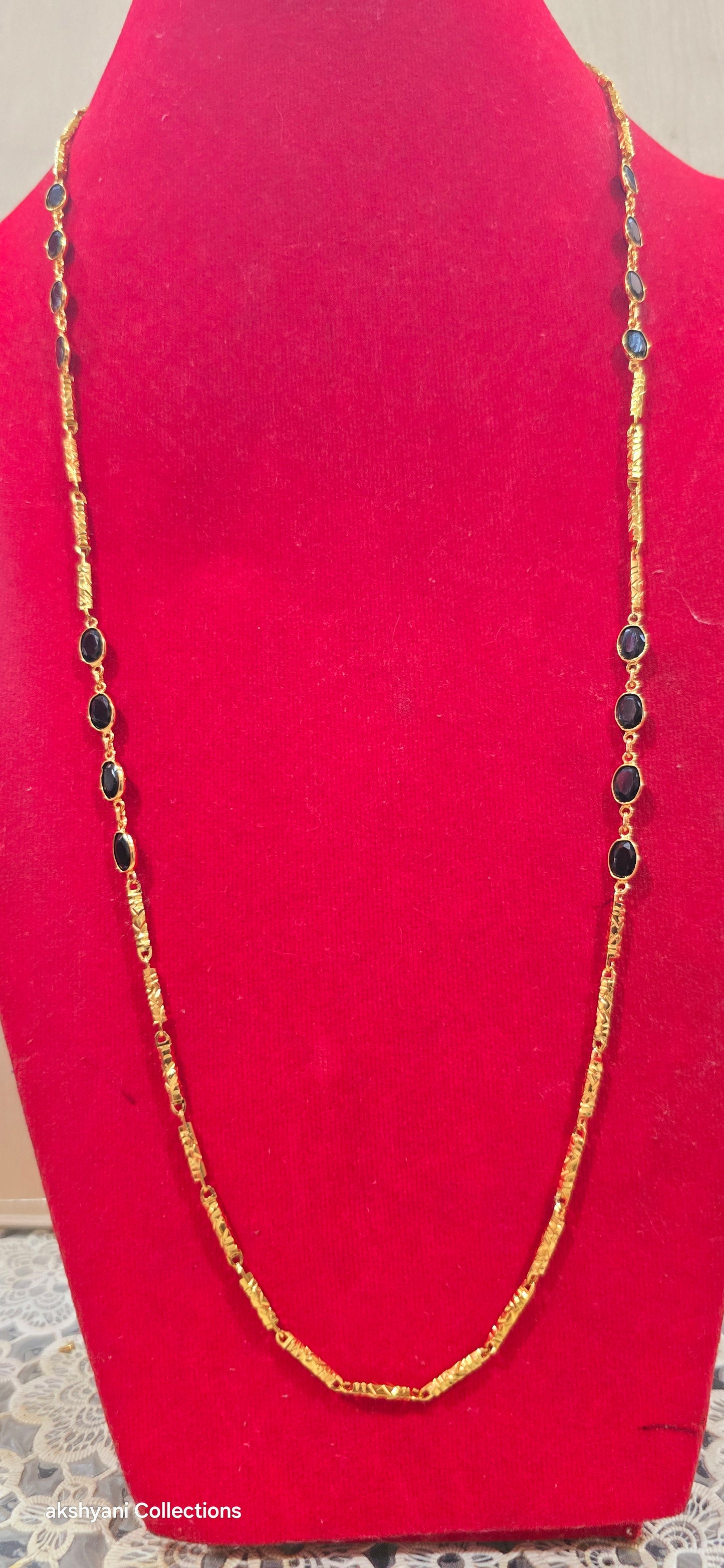 Not 916. Functionwear only. 28 inches black faucet beads . Code 713