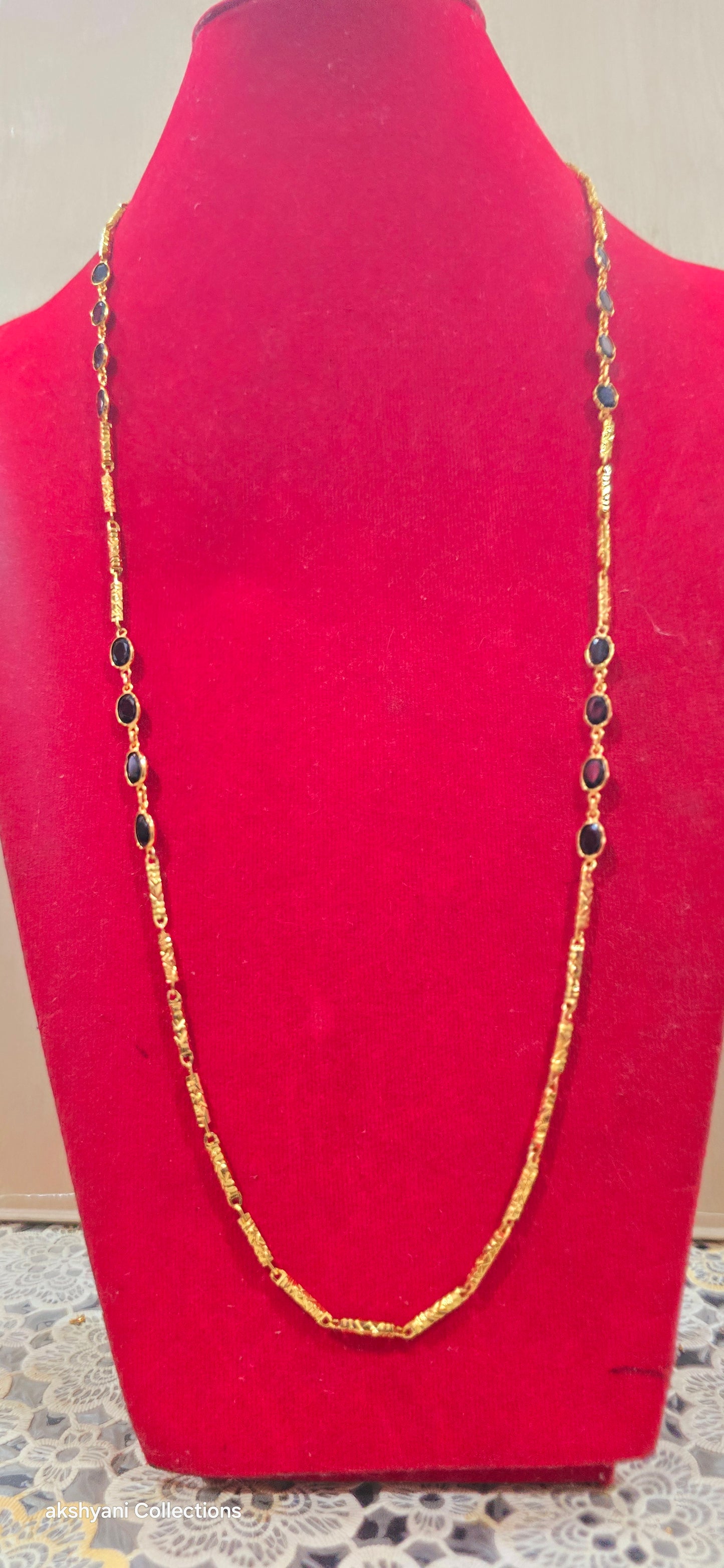 Not 916. Functionwear only. 28 inches black faucet beads . Code 713