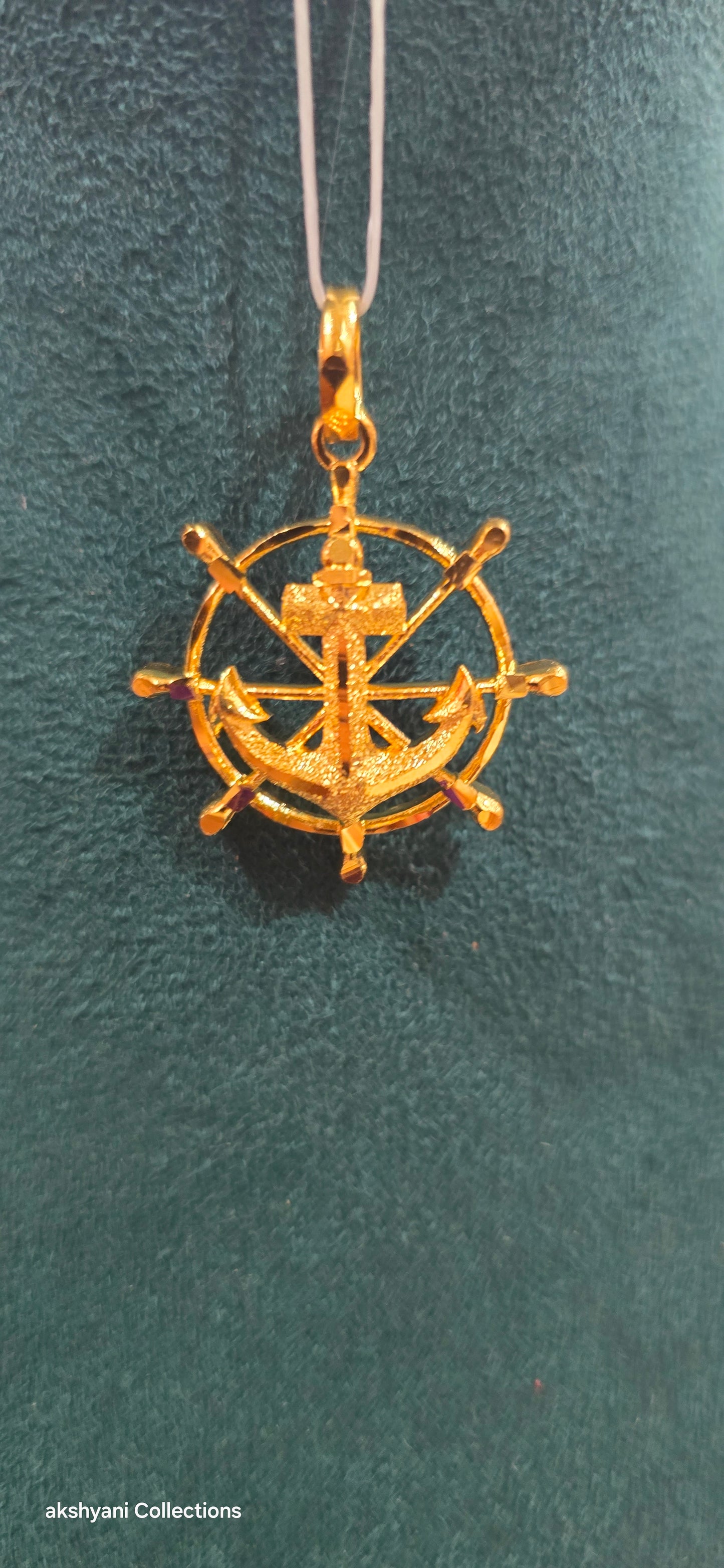 Anchor locket .Not 916 gold. Size 1.3 inches
