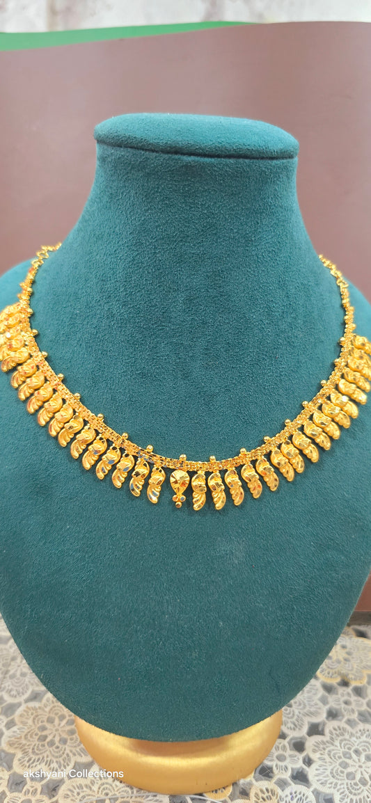 Mango wonder short necklace .Not 916 gold. Code 890