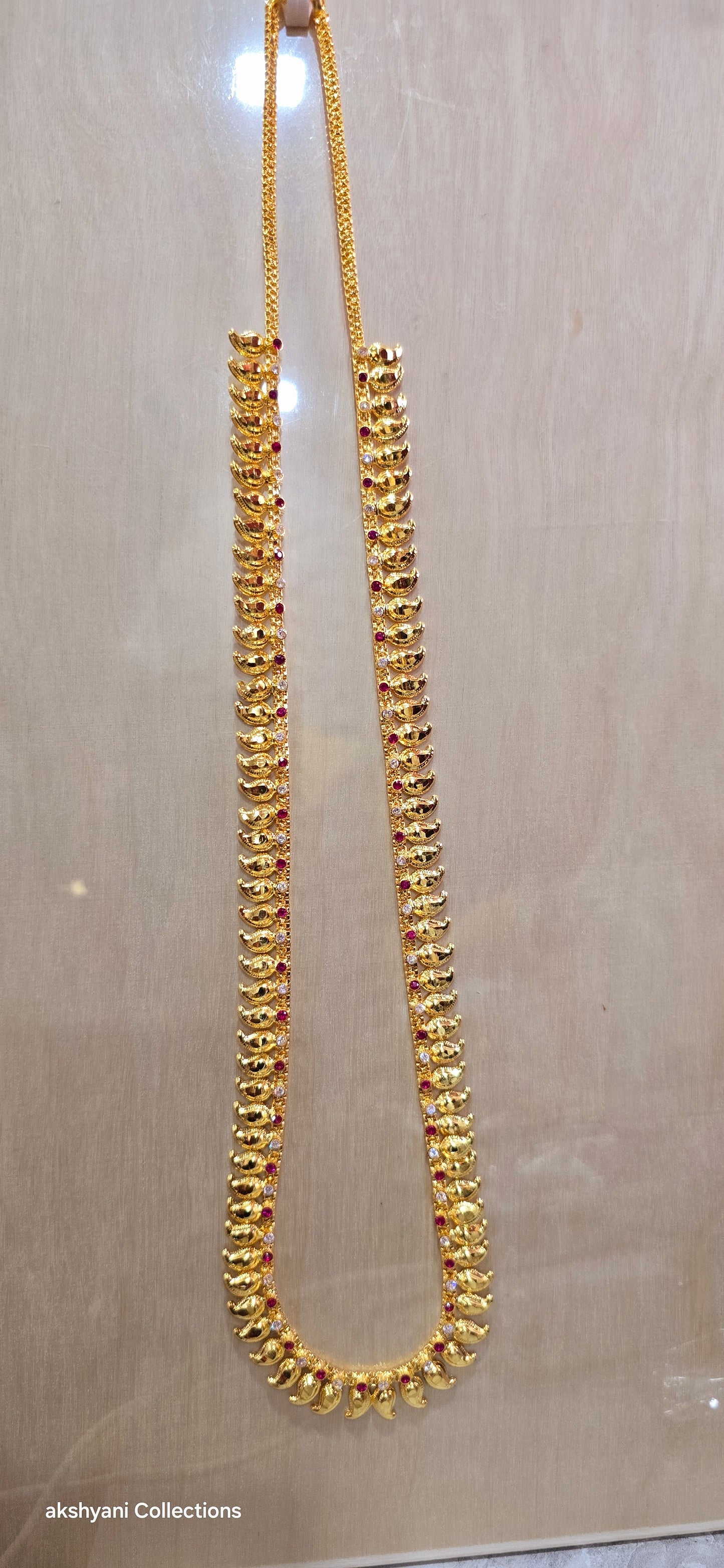 28 inches length mango chain.Not 916 gold. In stock