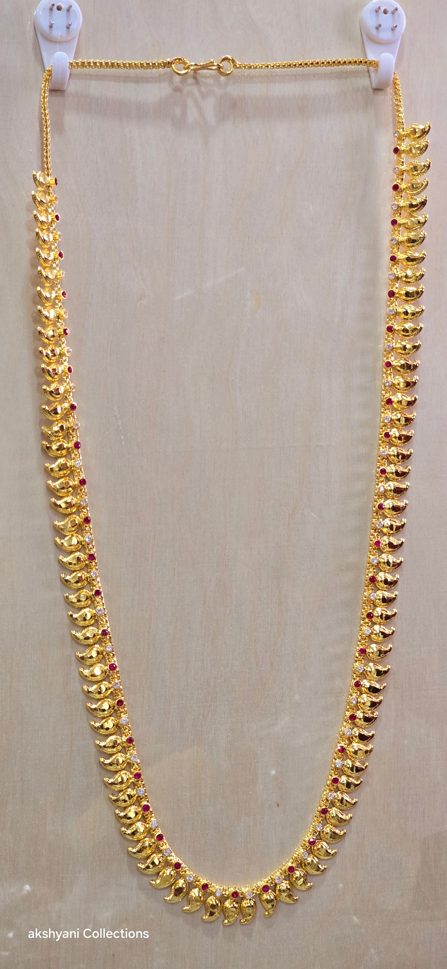 28 inches length mango chain.Not 916 gold. In stock