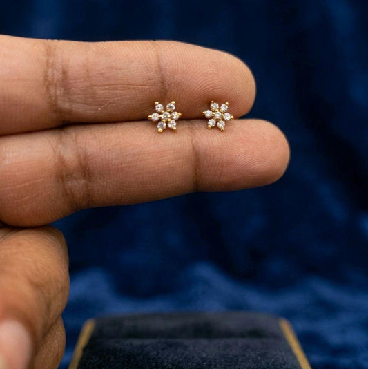 2nd hole earrings star cut moissanite stones. Small and petite . Not 916 gold. Indian screw only