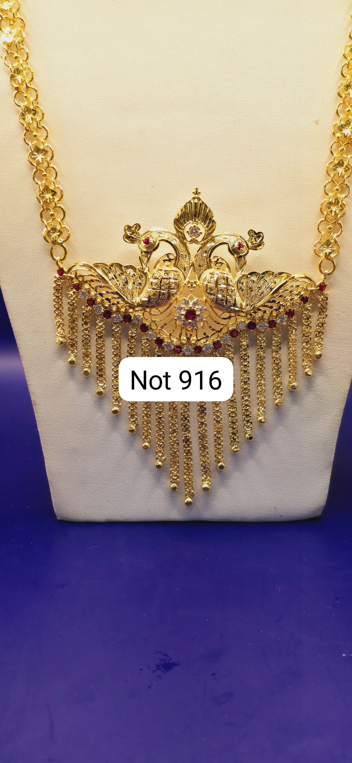 1 layer peacock beauty. Code 632A. Not 916 gold. 24k electroplating items made in Singapore. Length 28 inches.
