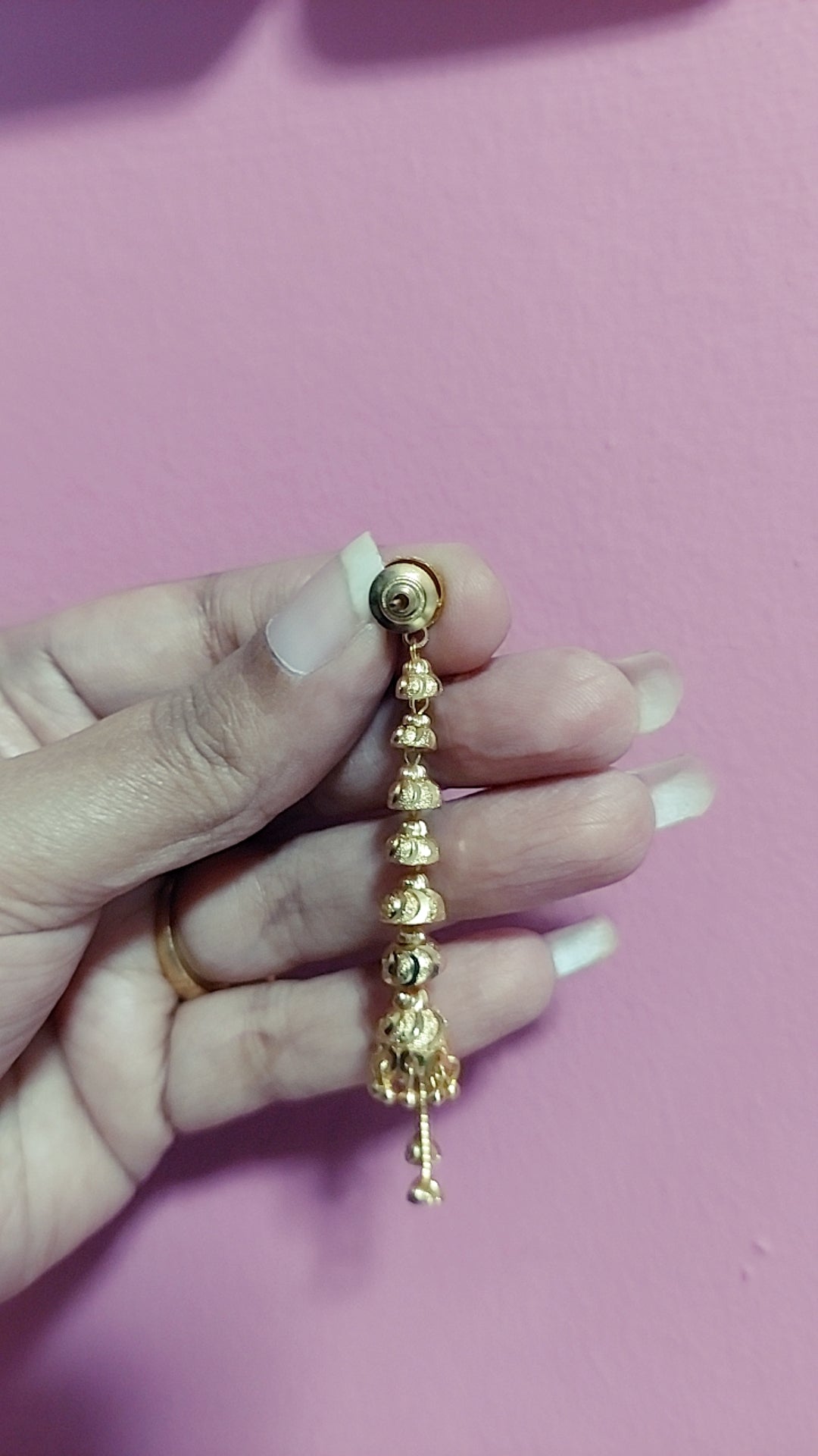 Earrings galore not 916. Code 081177