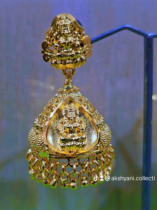 Chinese push type thin screw mahalakshimi jhumuki . Not 916 gold. Code 0987