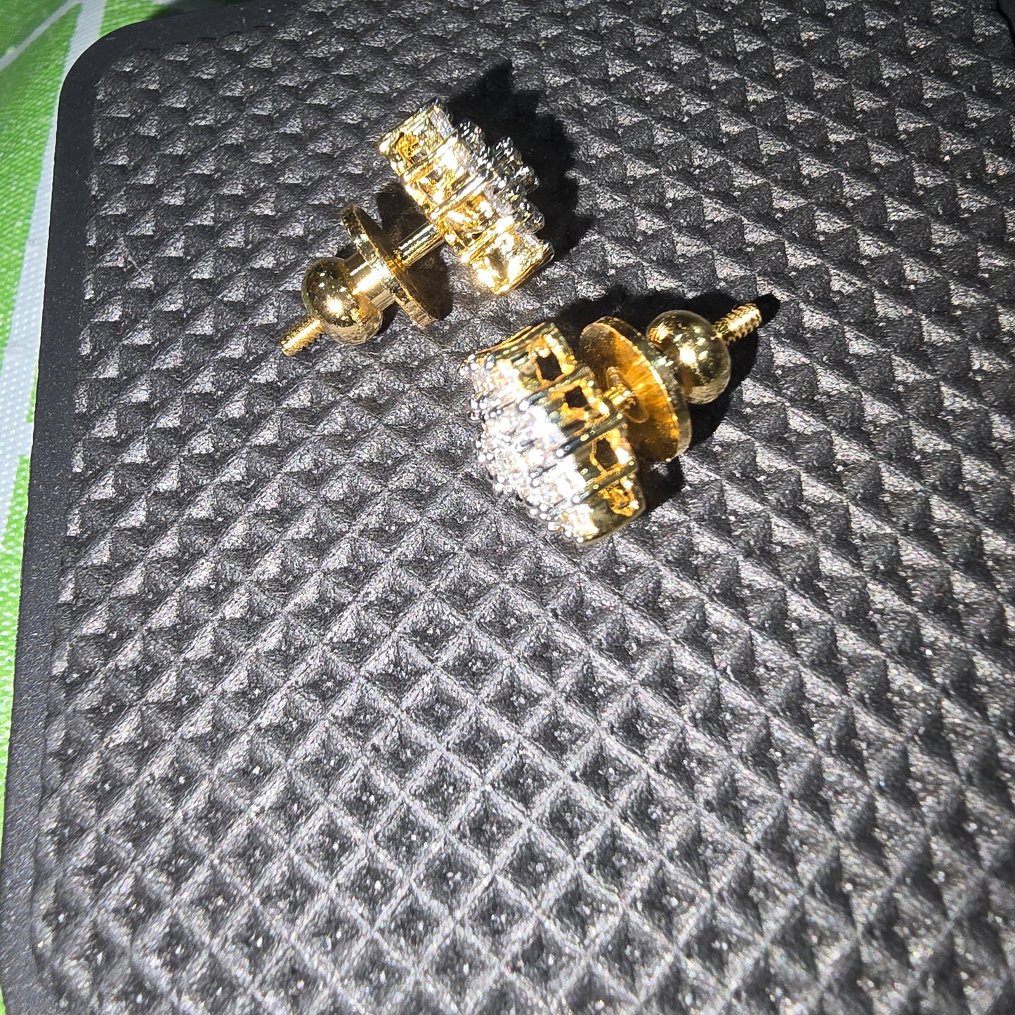 Mossanite earrings. Not 916 gold