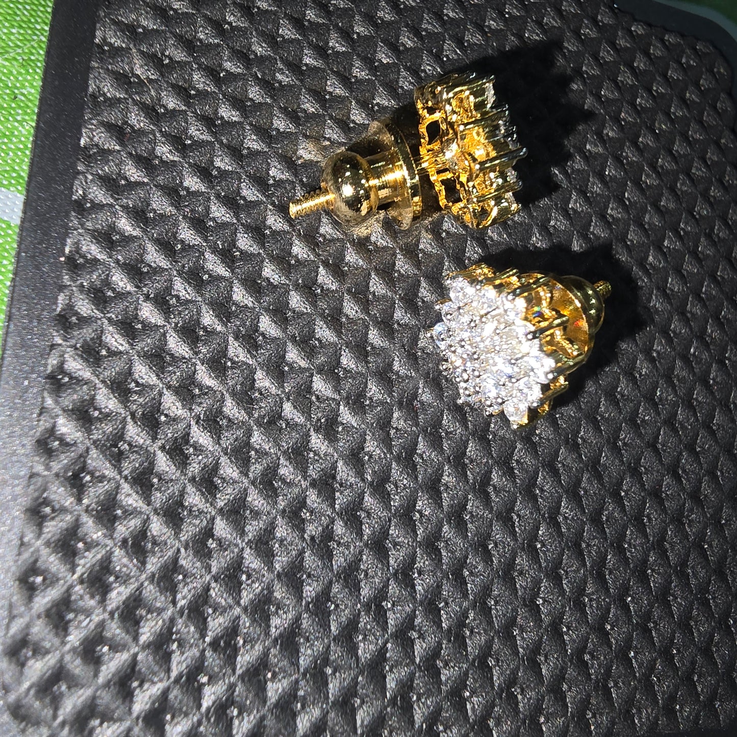 Mossanite earrings. Not 916 gold