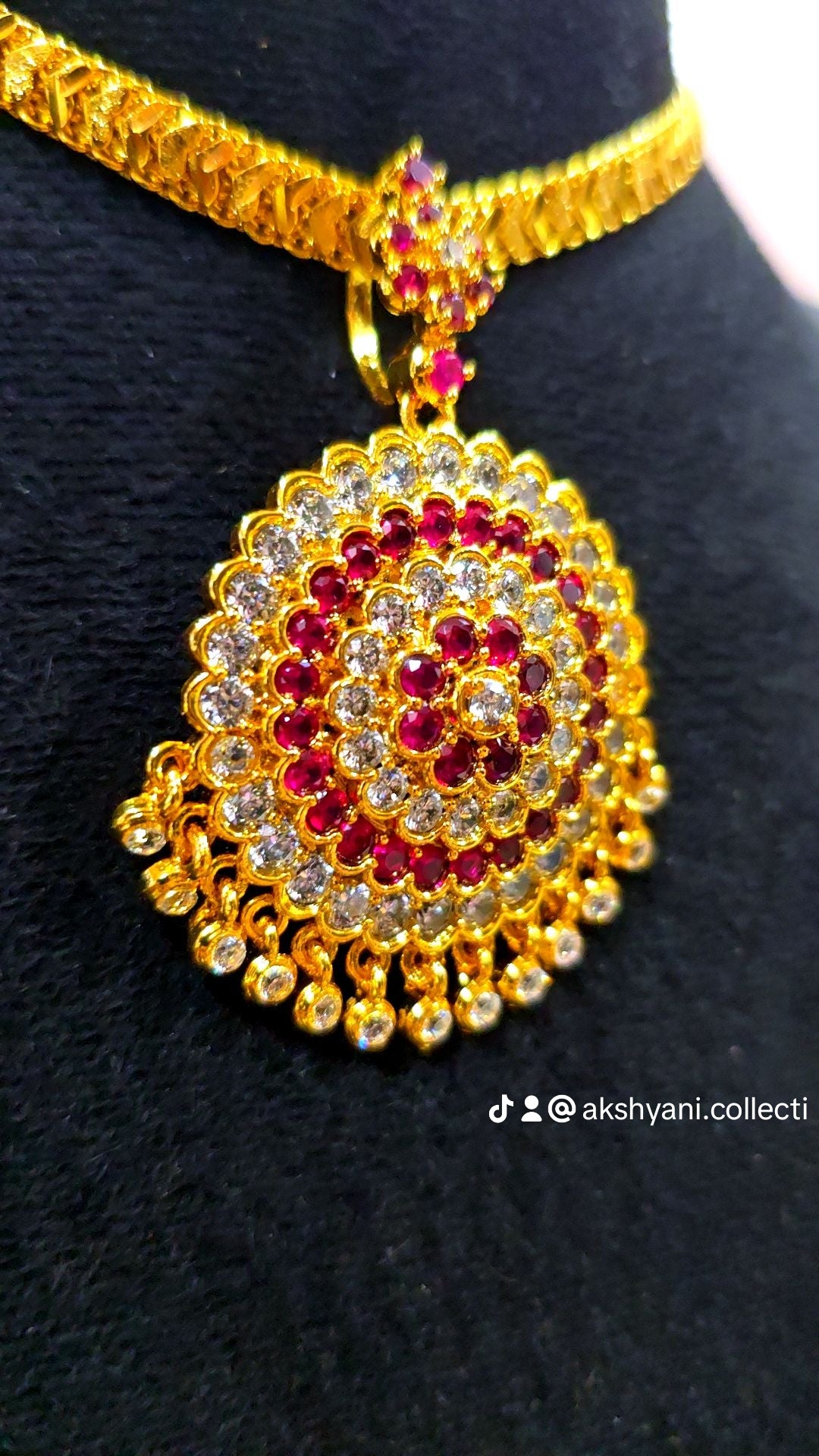 Diamontele cut chain with mossanite stones red and white aatil.Not 916. Code 909