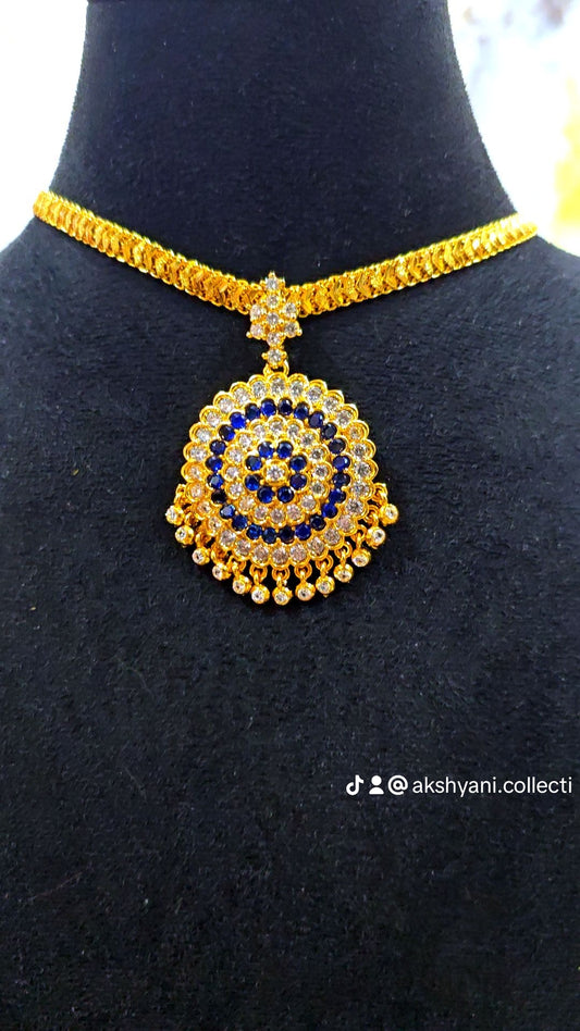 Diamond cut chain with blue and white mossanite stones aatil ( removable ).Not 916. Code 023