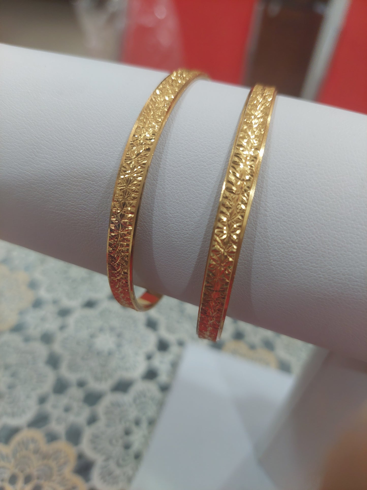 Code 699 1 pair of bangles. Not 916 gold.