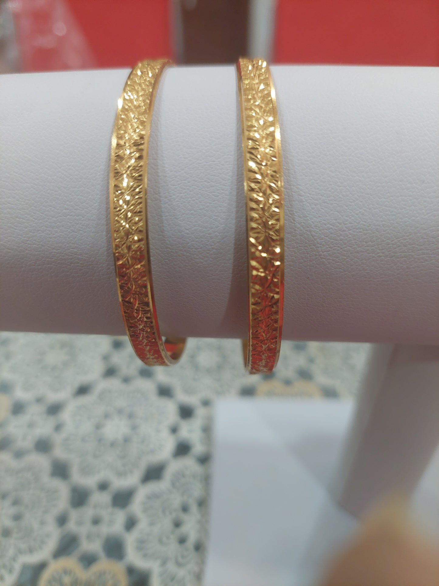 Code 699 1 pair of bangles. Not 916 gold.