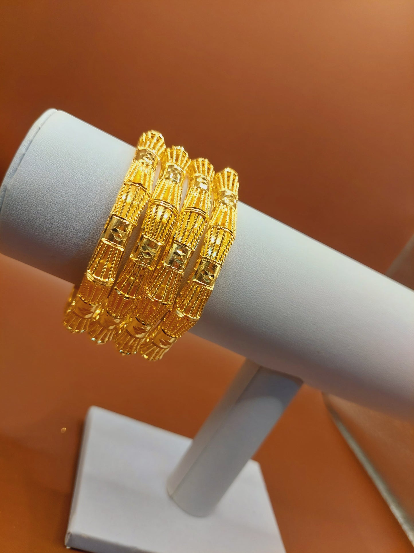 Not 916 gold. 4 pc bangle code 780 ( 2.10)