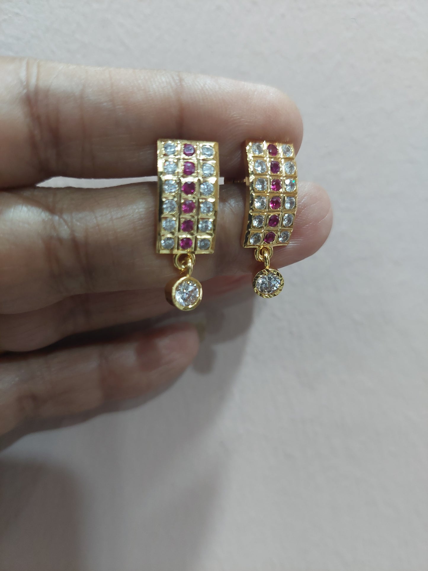 Earrings not 916. Indian screw. Fashion wear type of jewellery. Code 887