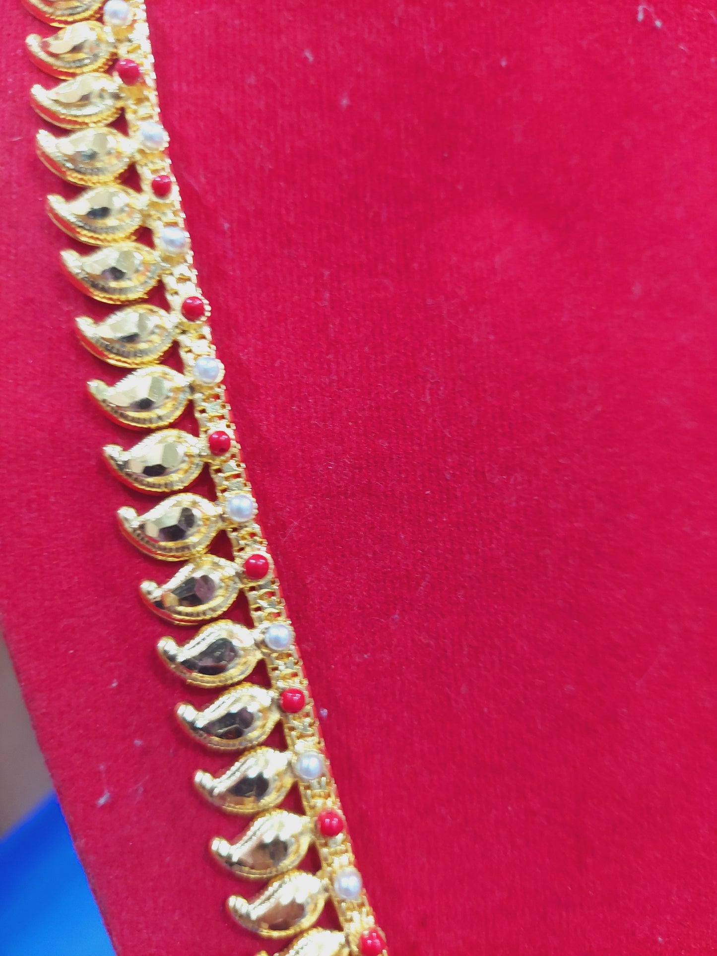 Mango chain not 916 gold. Coral and pearl.