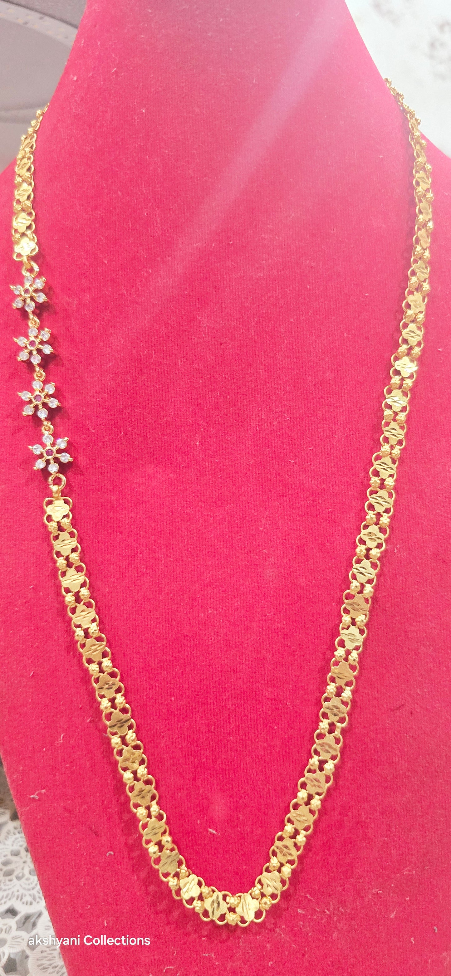 Star cut mugappu chain. Not 916 gold .Function wear type of jewellery