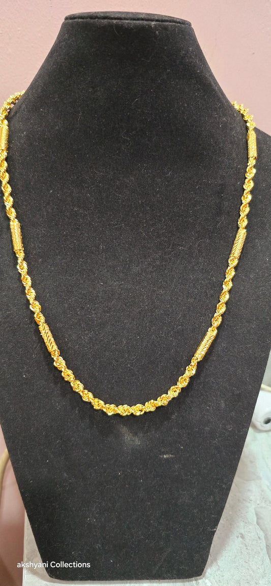 Function wear type of jewellery. 24 inches. Diamond cut chain. Not 916 gold