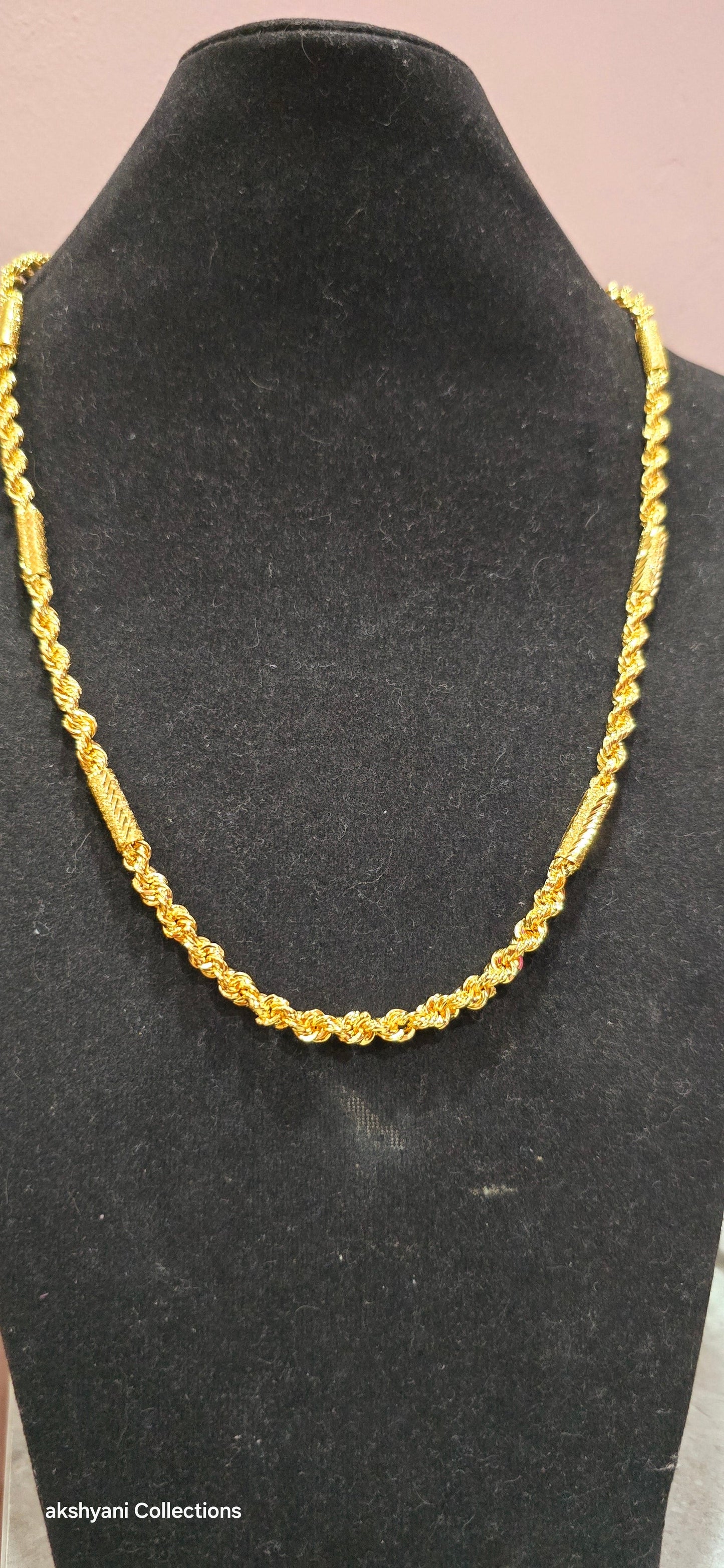 Function wear type of jewellery. 24 inches. Diamond cut chain. Not 916 gold