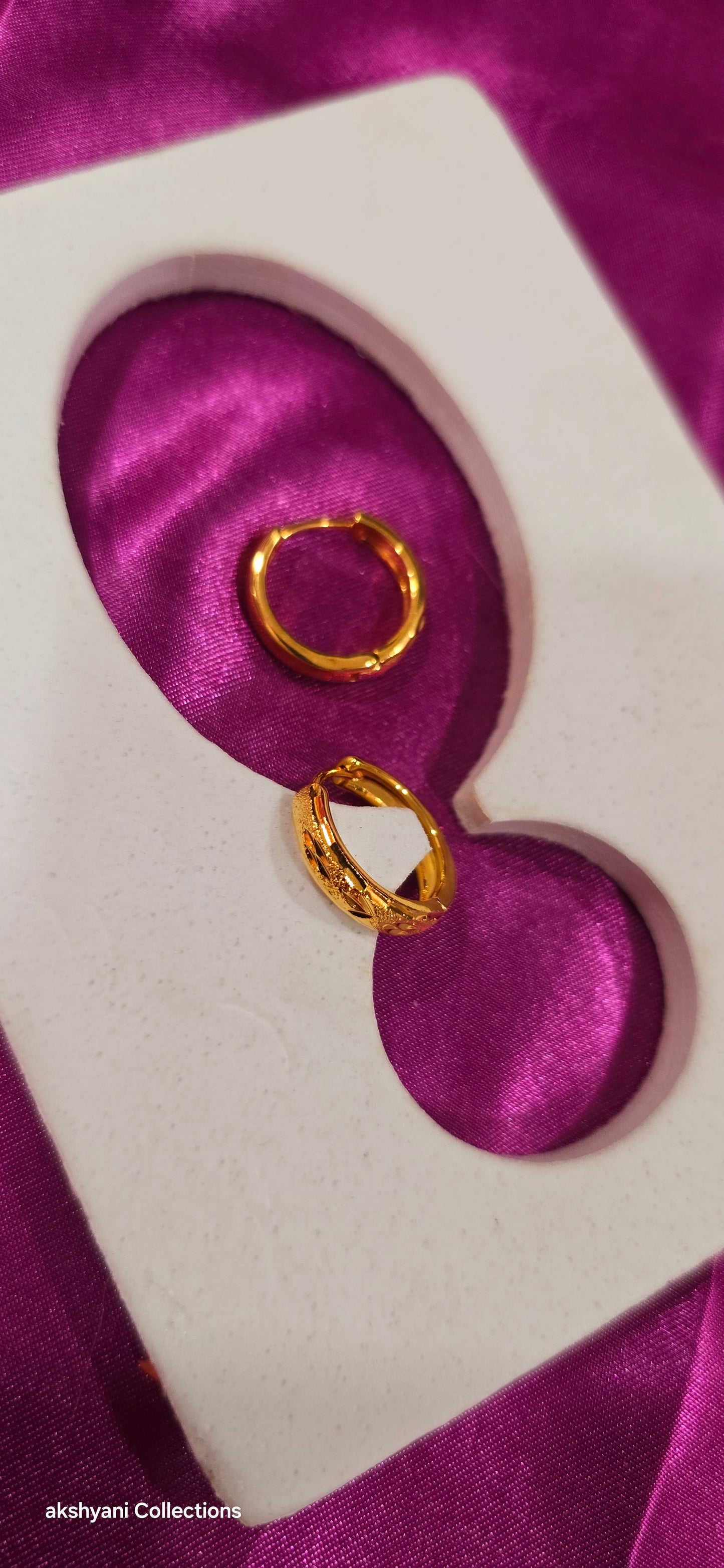 Hobba loop earrings . Not 916 gold