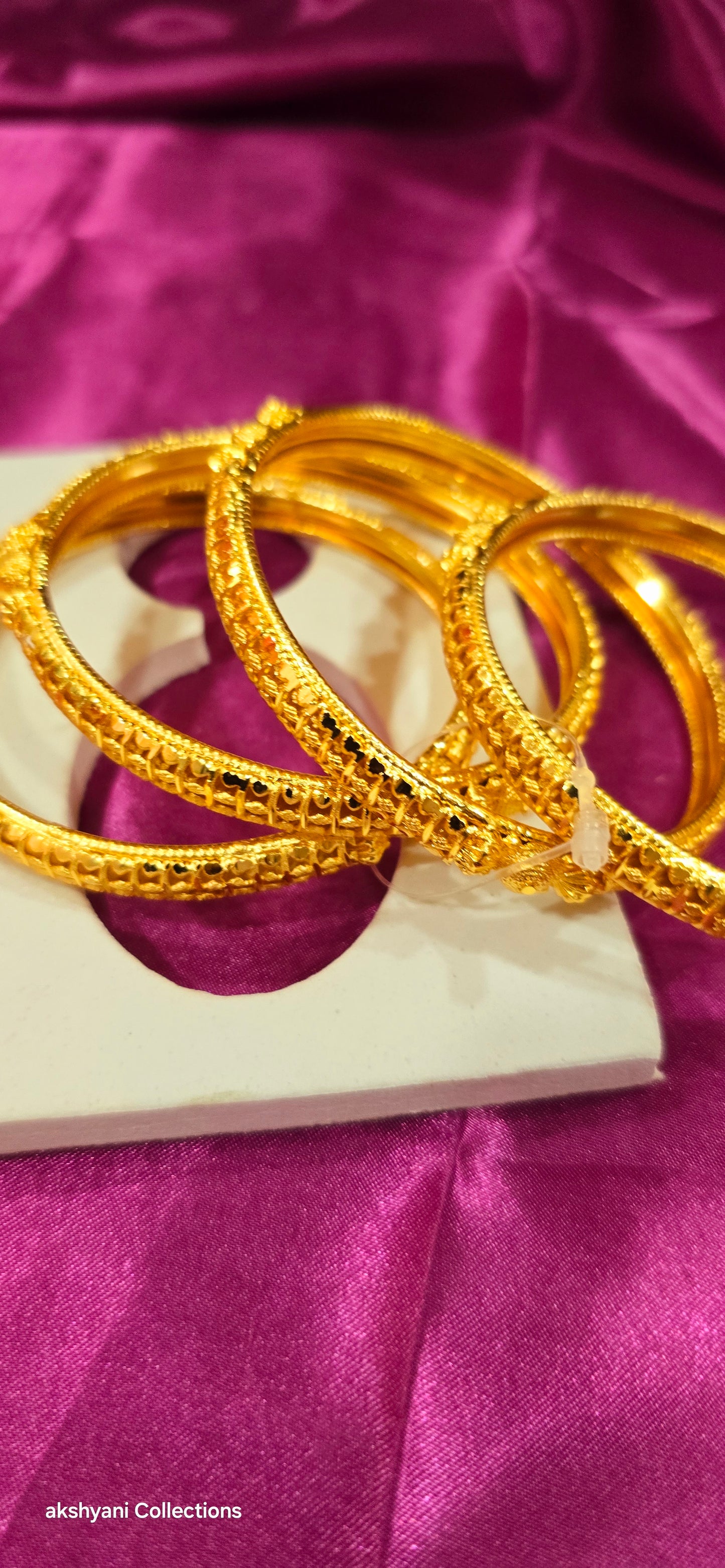 4 piece bangle .not 916 gold .Functionwear type .code 0432