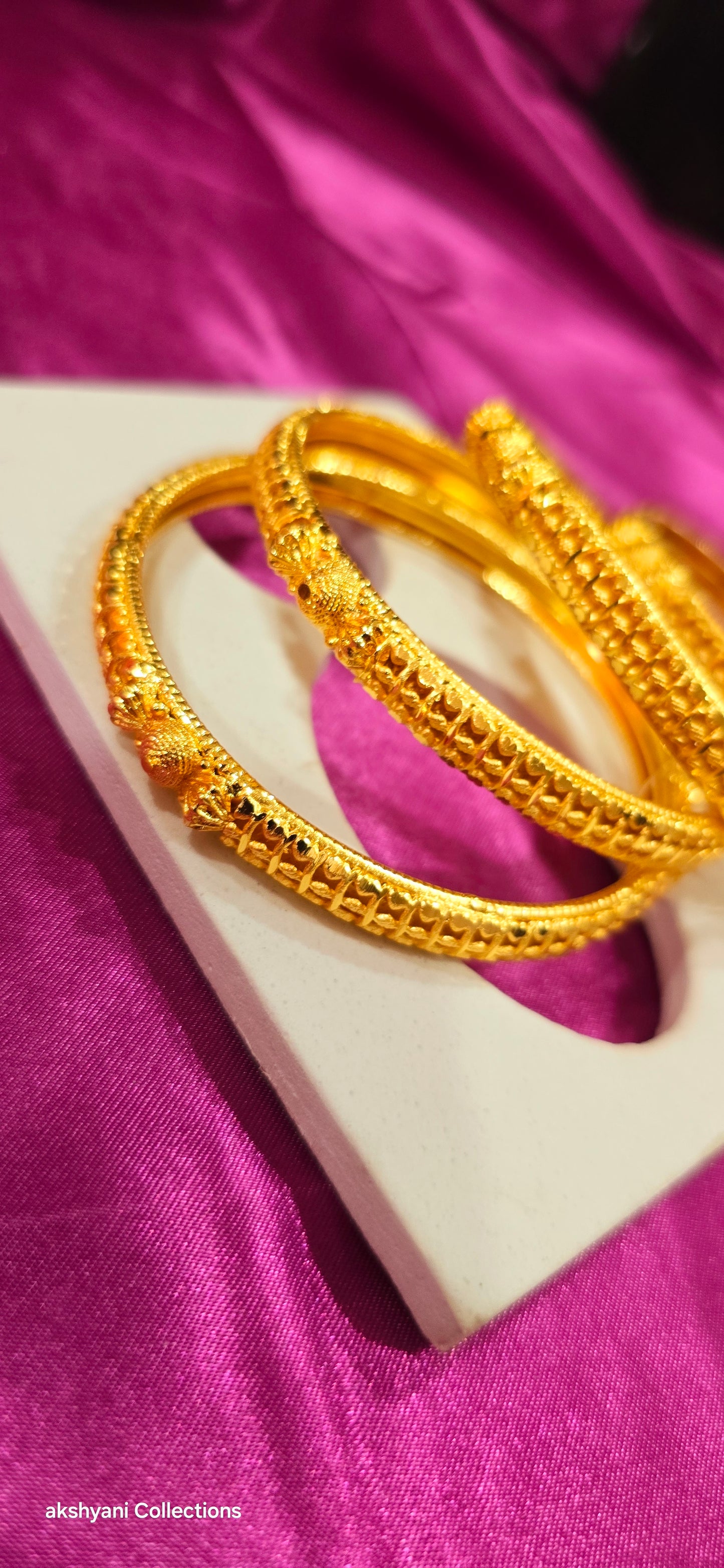 4 piece bangle .not 916 gold .Functionwear type .code 0432