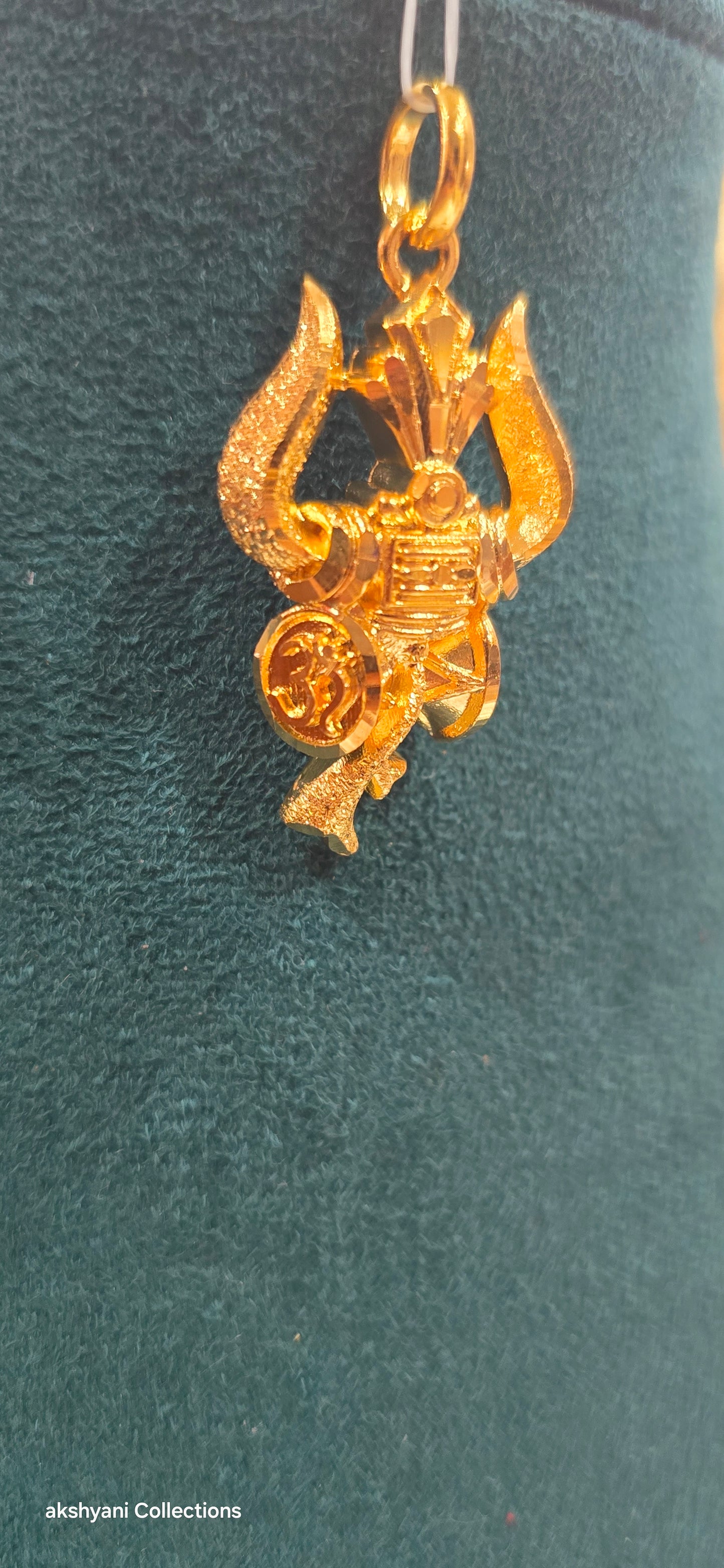 Trisul locket with udukai. Not 916 gold. 1.5 inch size