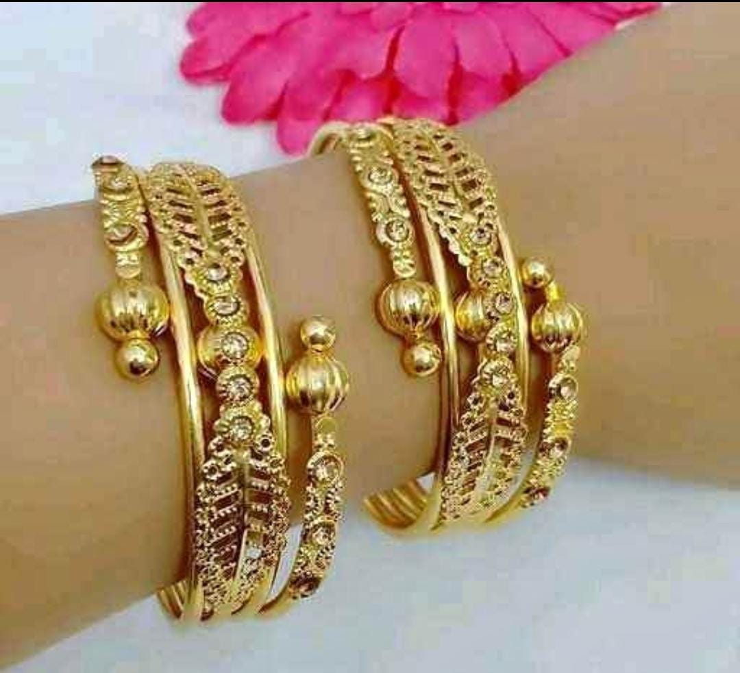 1 pair of partywear bangles