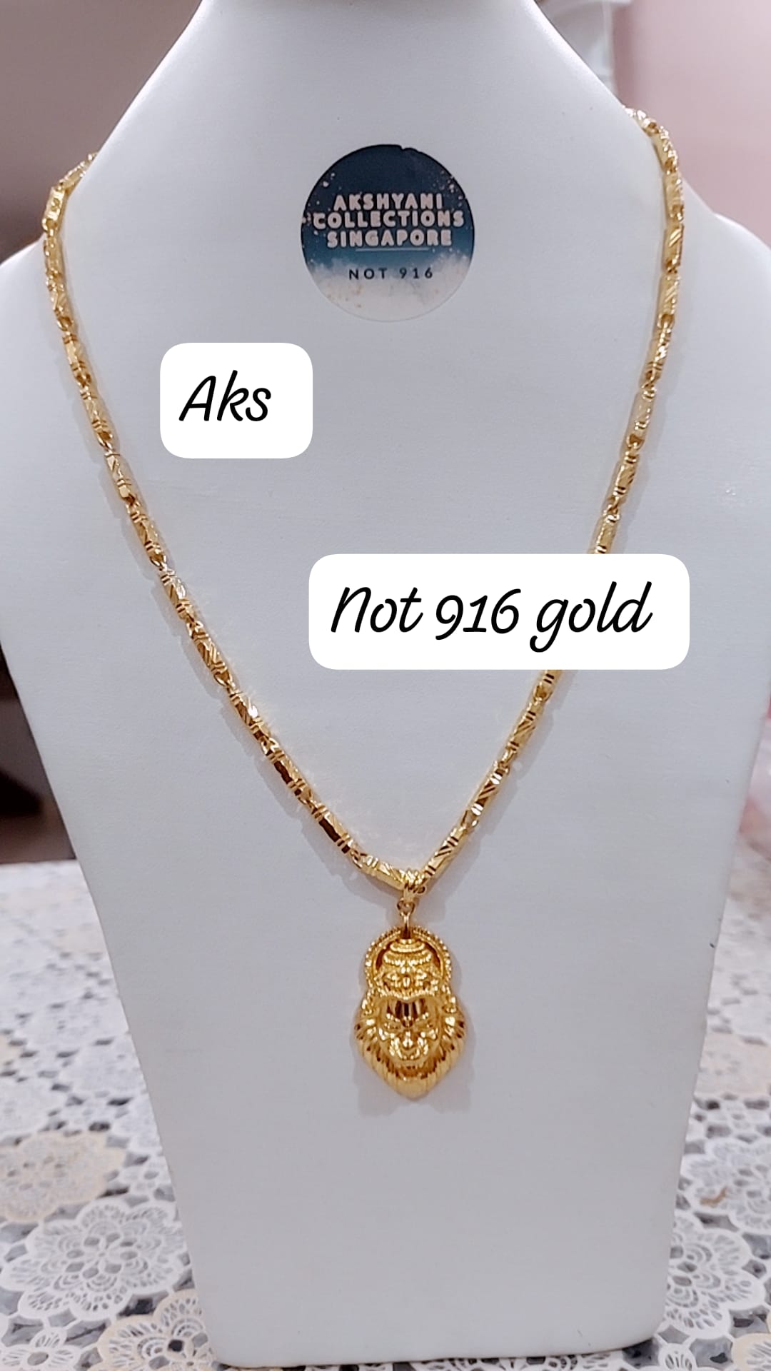 Code 776A chain with narisimma locket. Not 916 gold. Function wear type