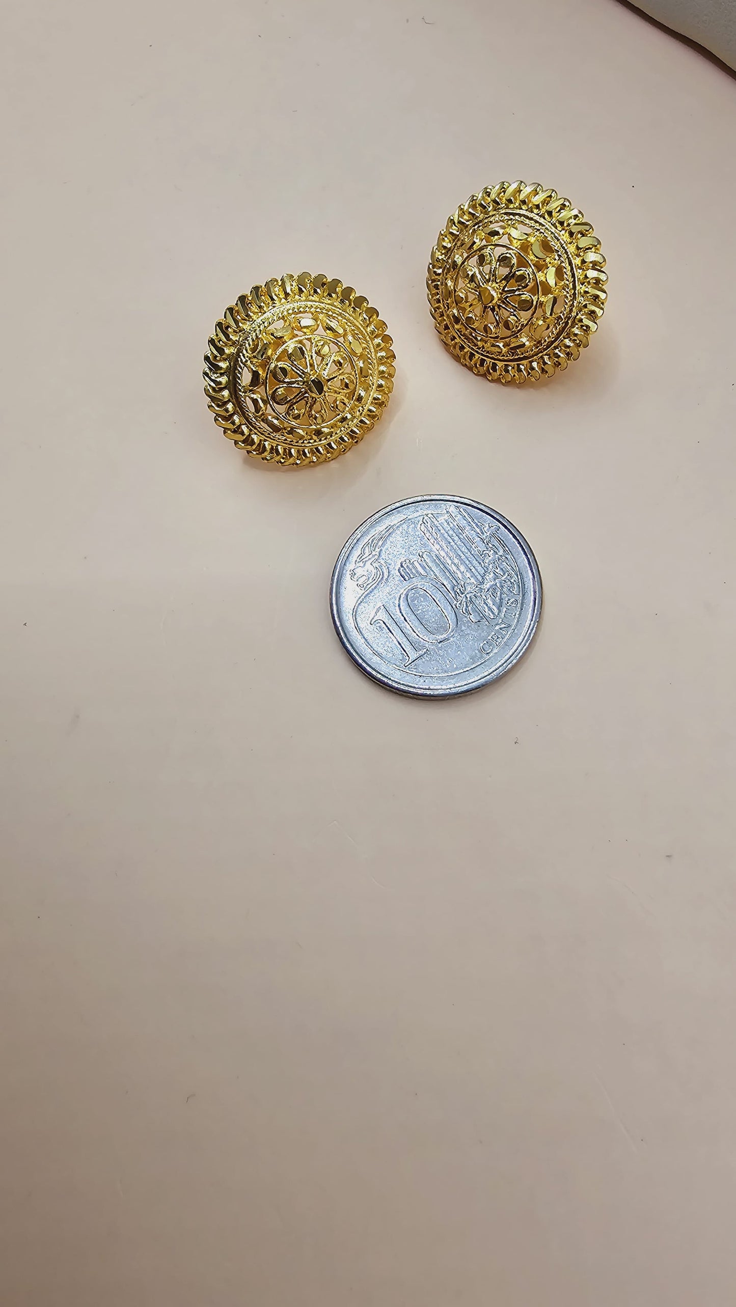 Code 812B 10 cents Singapore coin circumference earrings ( Indian screw) not 916 gold