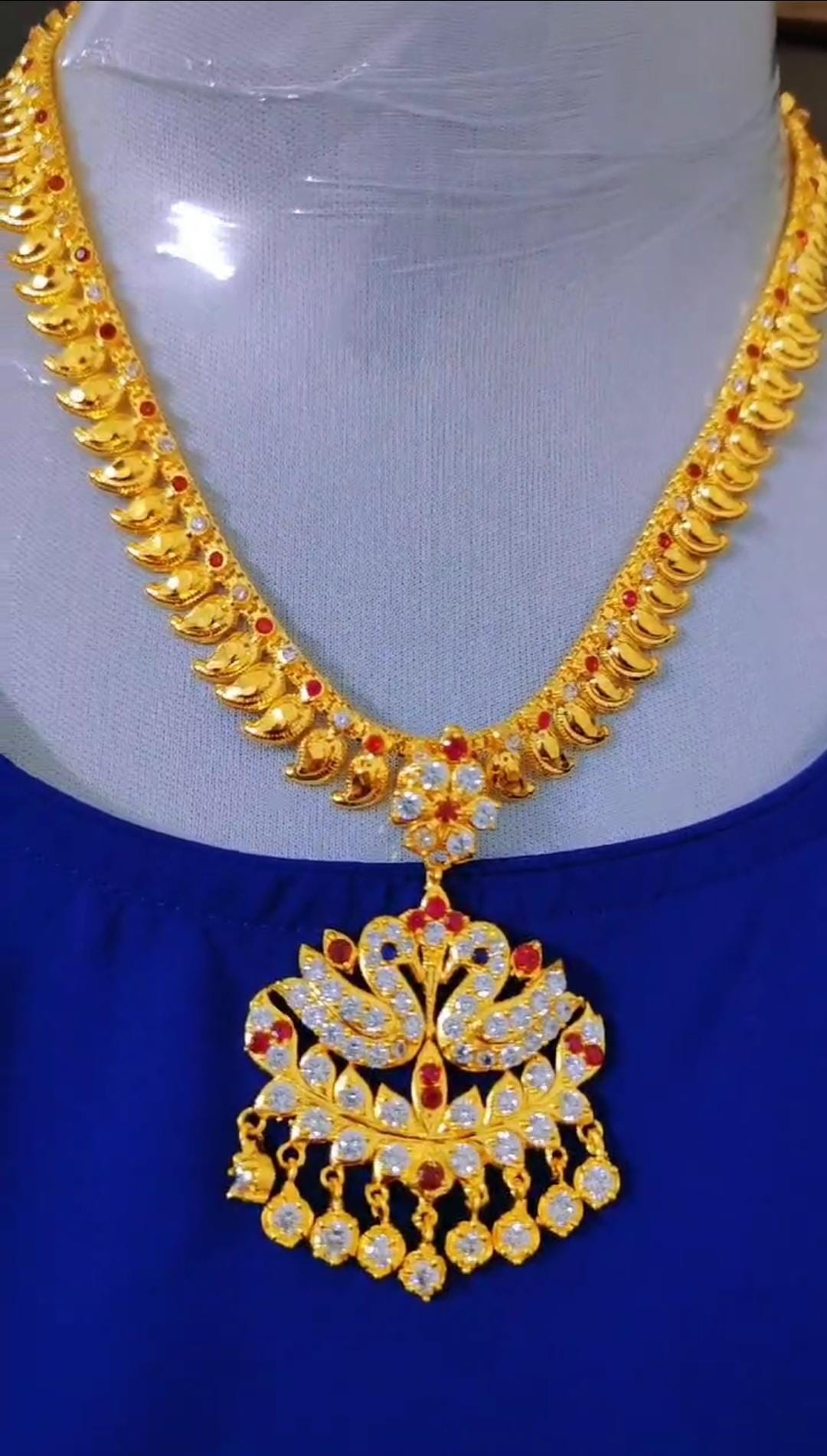 Mango chain with removable aatil . Code 804E. Not 916gold