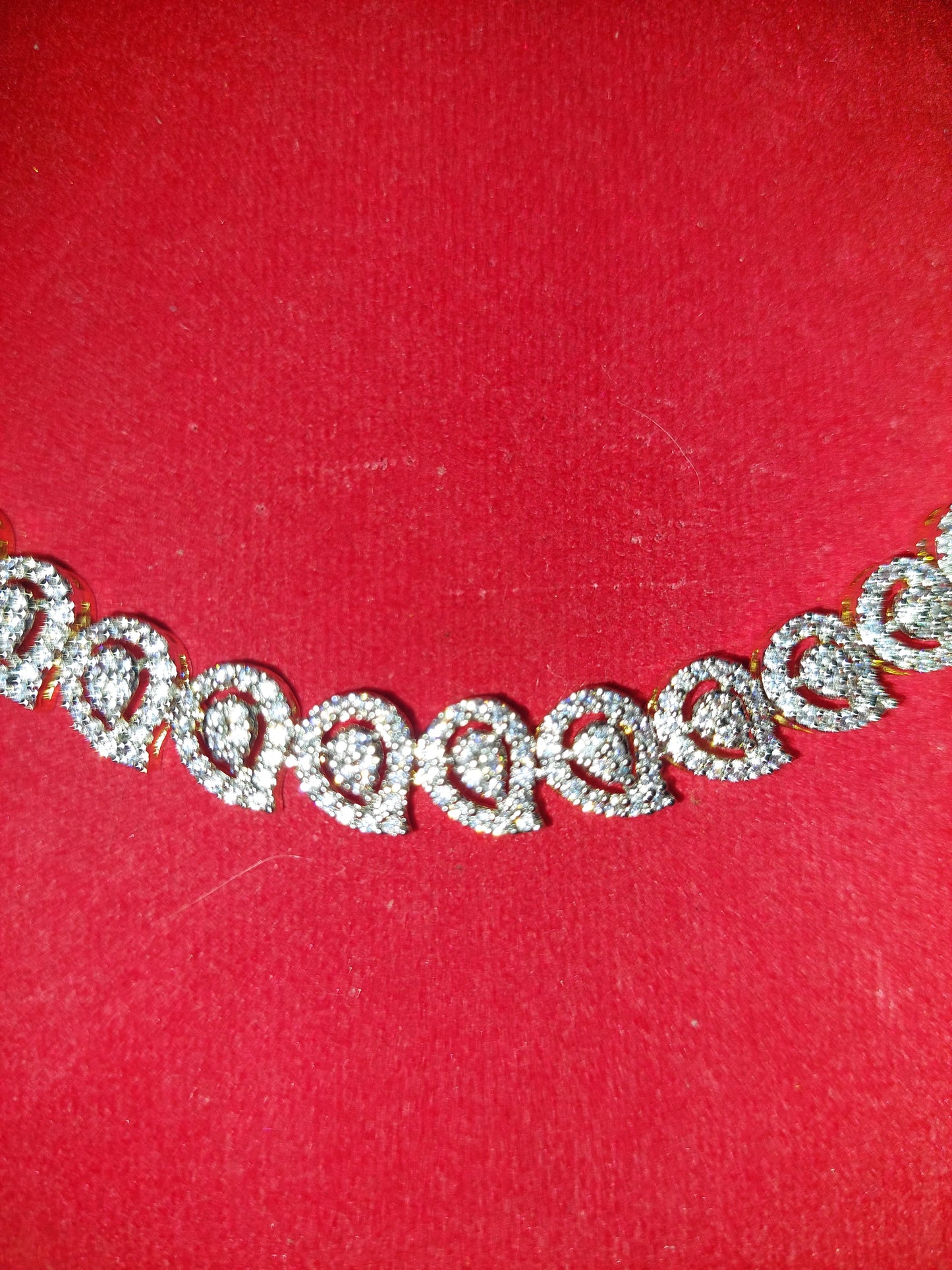 A star mango cut mossanite stone diamond cut replica necklace.