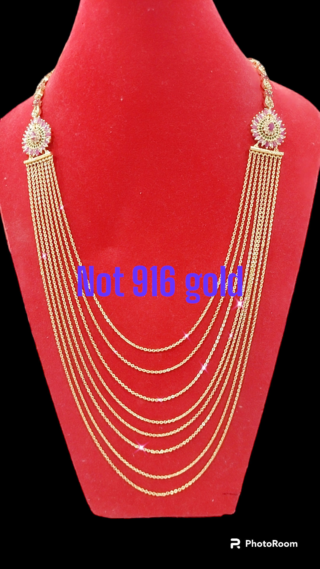 Brooch chain with layers chain