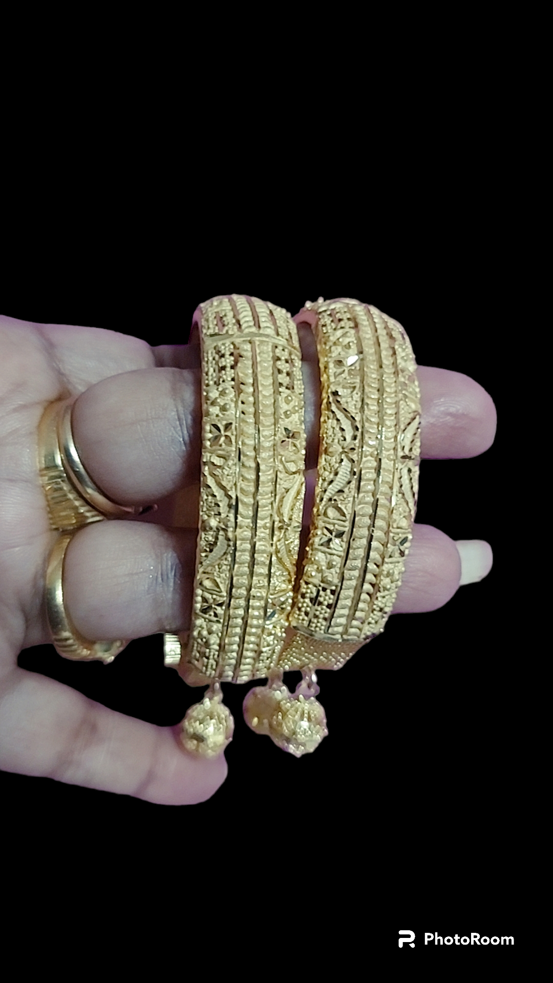 Matte gold bombay design bangles