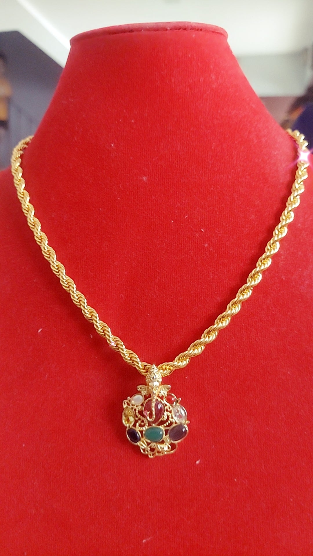 Rope chain with ganesha locket