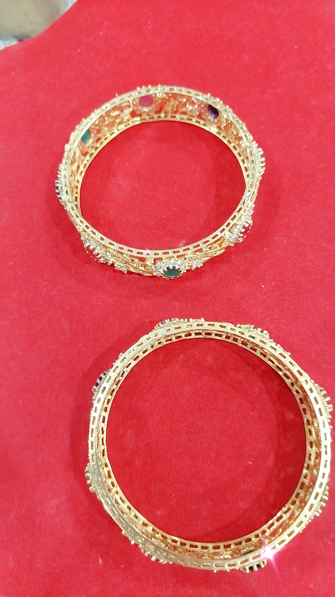 1 pair of bangles not 916 gold